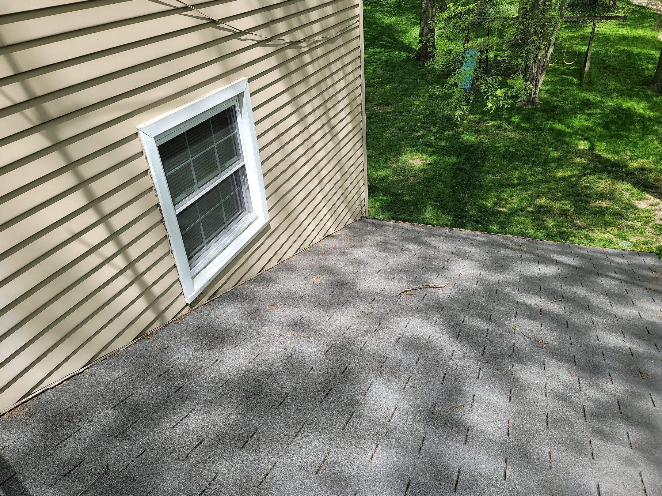 ATLAS PINNACLE COLOR: COASTAL GRANITE by Eagle Eye Roofing