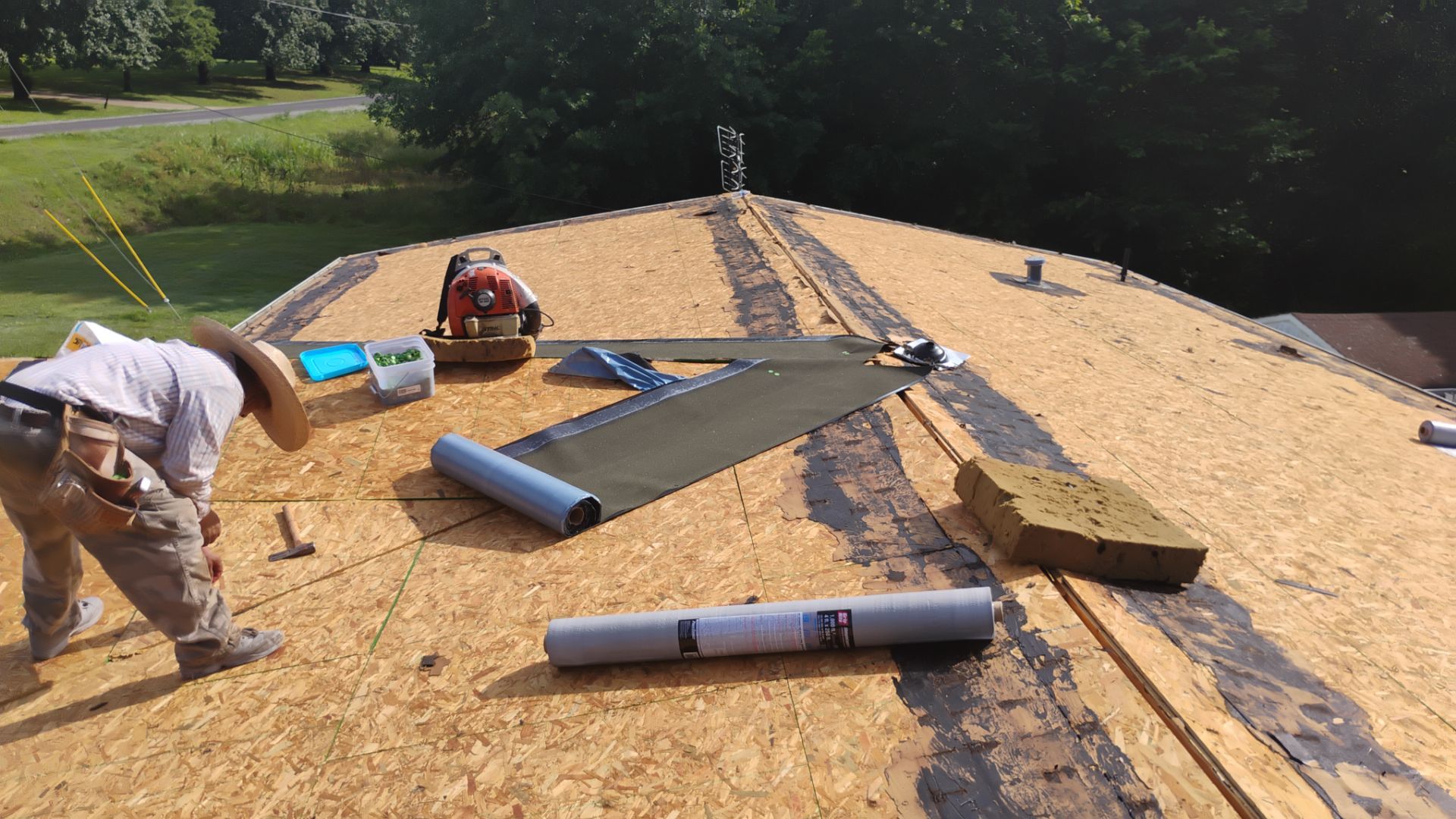 Taylor Roof by BROCK BUILDERS 