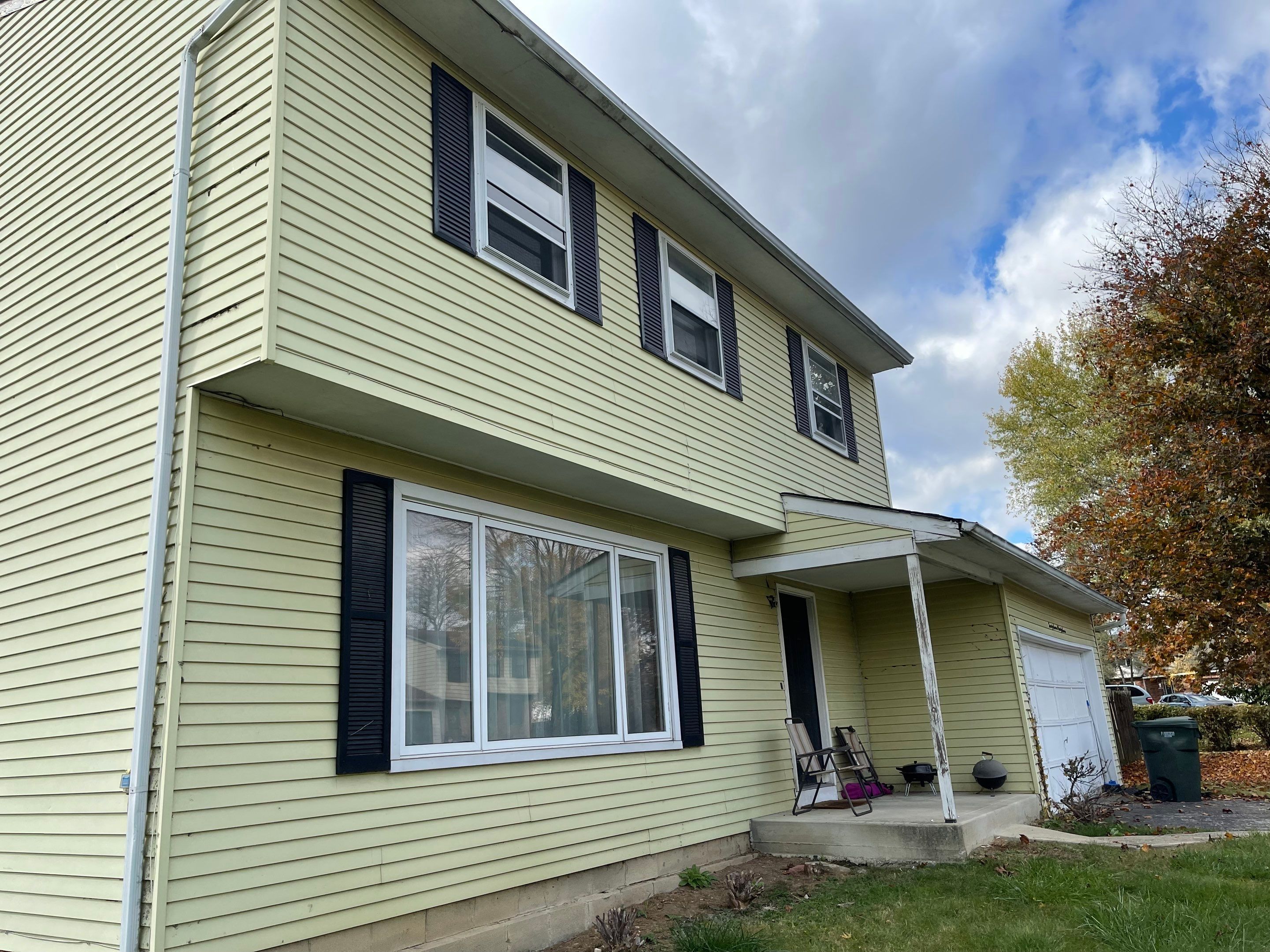 Siding Installation using Exterior Portfolio Vinyl Siding by SOS Home Ohio 