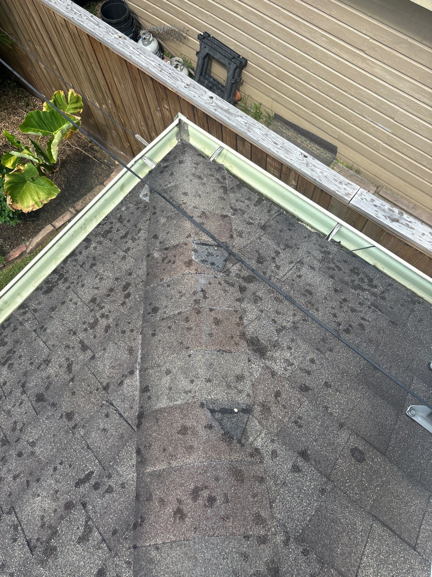Hail Damage using Owen's Corning Duration (Lifetime) Shingles by Roof Repair Company