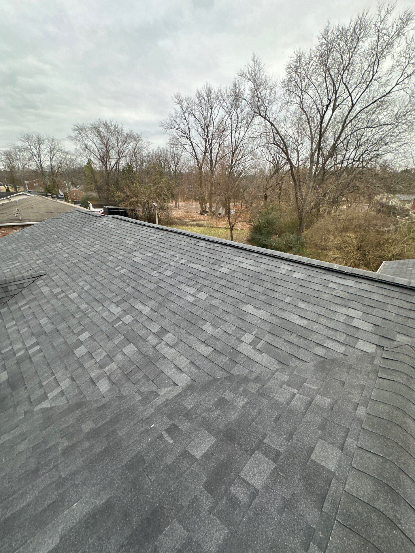 Owens Corning Oakridge Shingles - Onyx Black by Undersun Roofing 