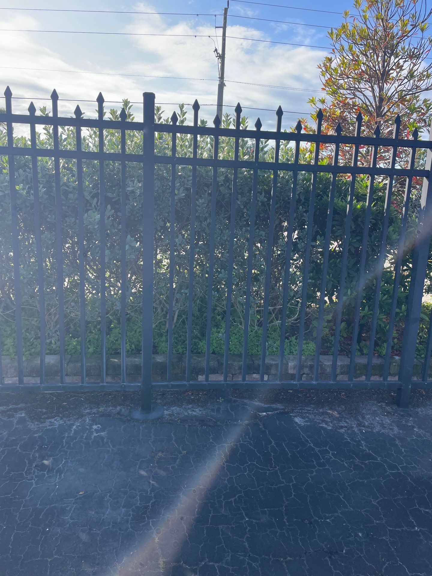 211 63rd Ave W  by H&Y Fence