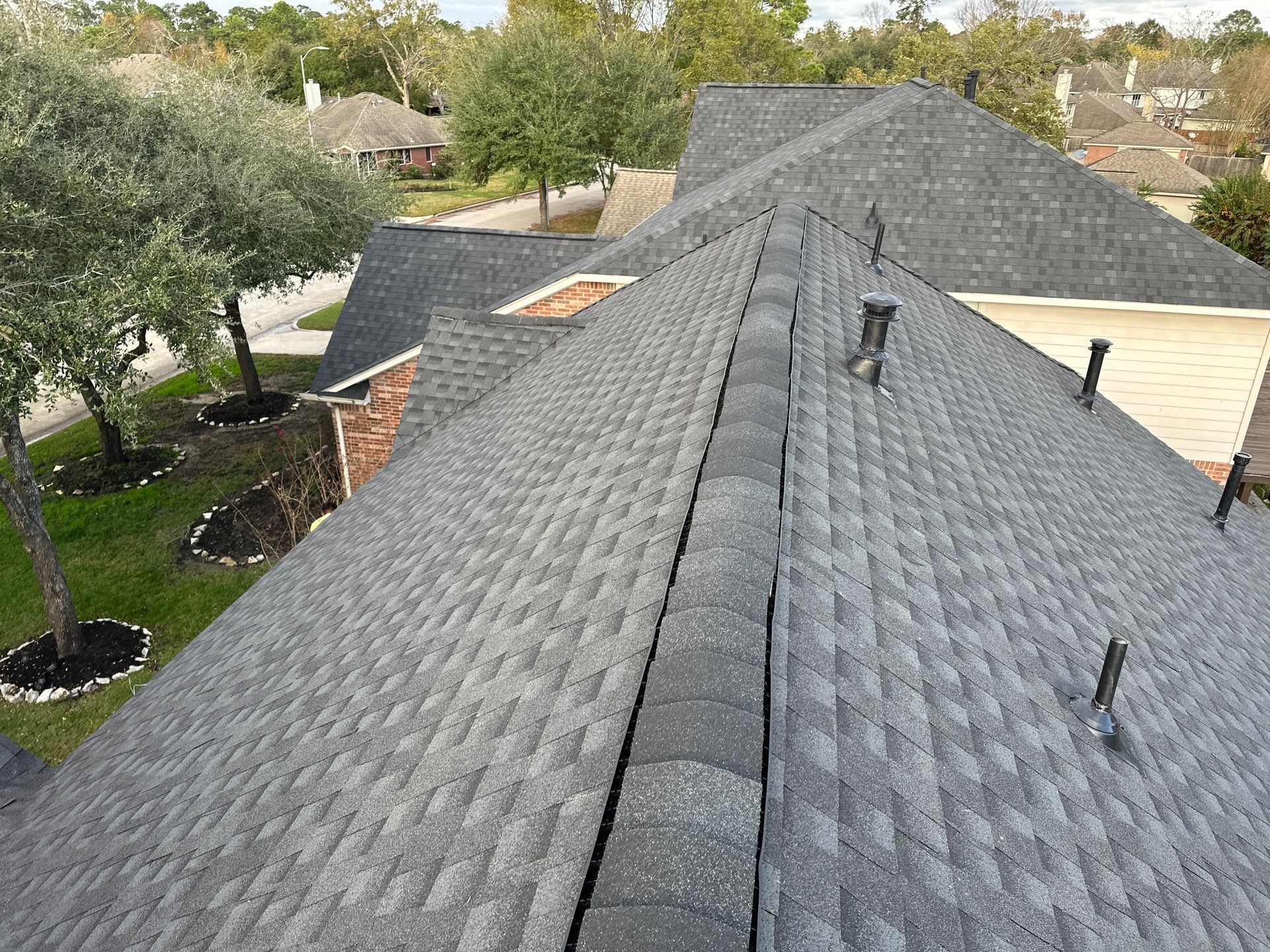 GAF HDZ CHARCOAL W/ PREMIUM RIDGE Z by Motion Roofing