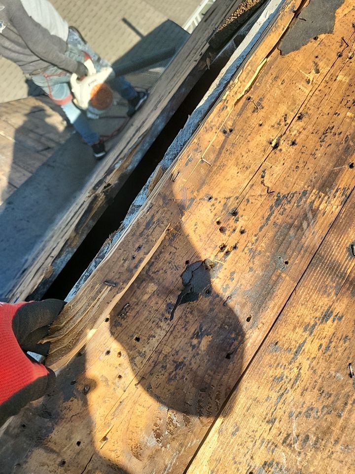 ATLAS PINNACLE COLOR: WEATHERED WOOD DRIP EDGE: MUSKET BROWN by Eagle Eye Roofing