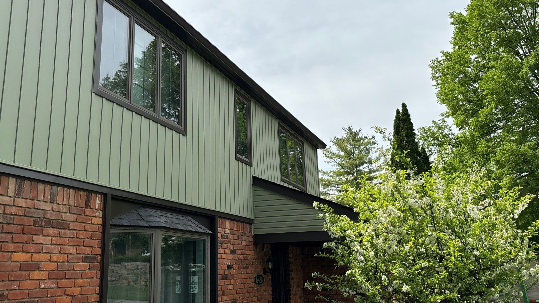 Siding Replacement using Alside D4 Odyssey-Plus Dutchlap by 180 Contractors