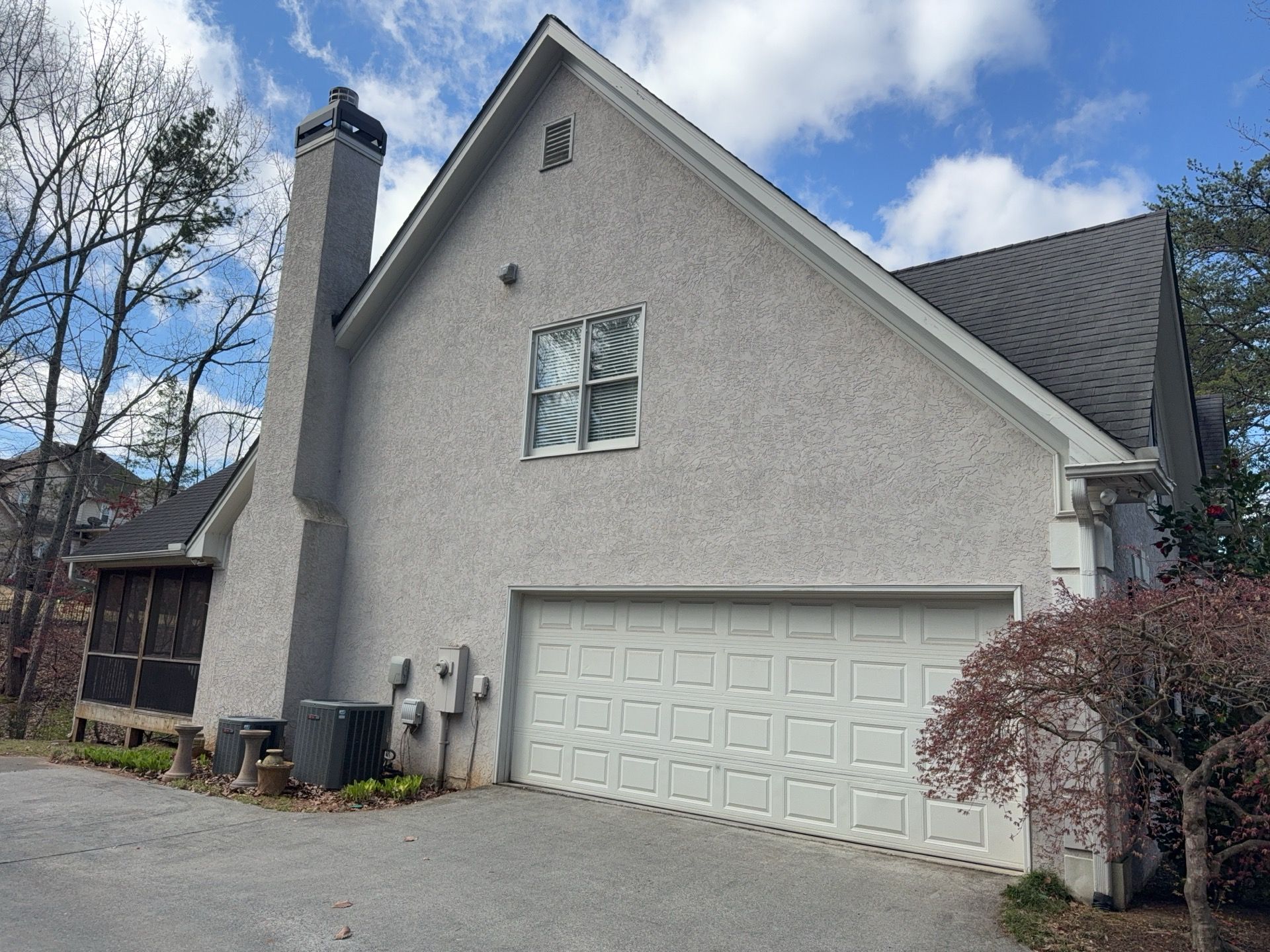 Stucco and Siding Exterior Painting using Sherwin Williams SuperPaint by Nelson Exteriors 