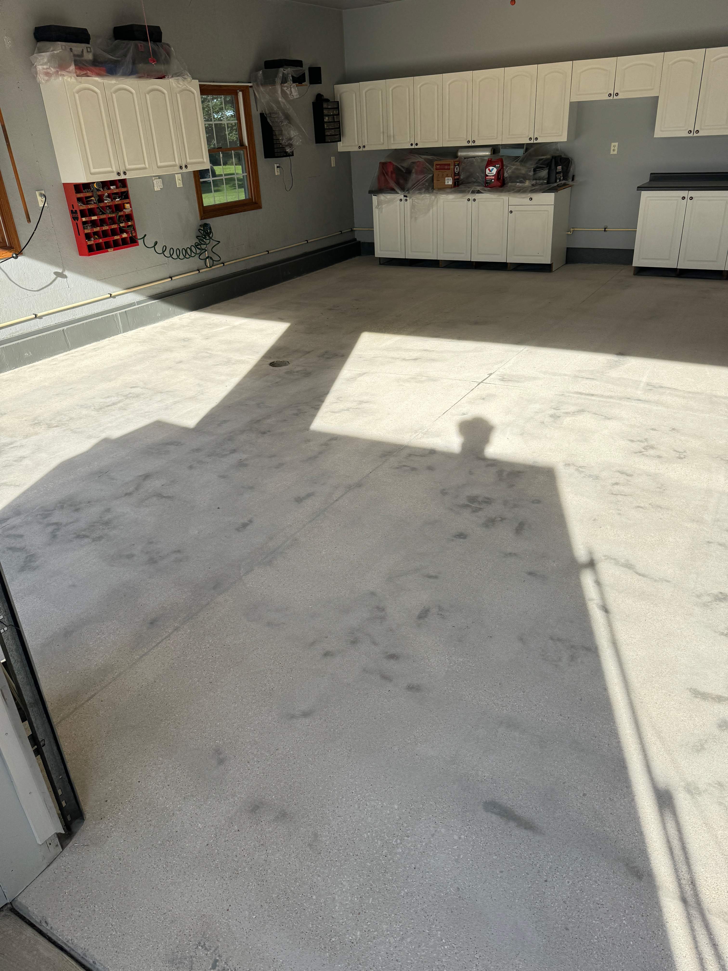Creekbed Garage Lostant by Loud Bros