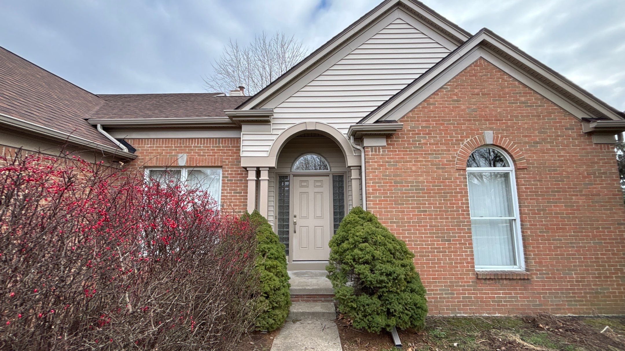 Siding Replacement using Alside Charter Oak D4.5" by 180 Contractors