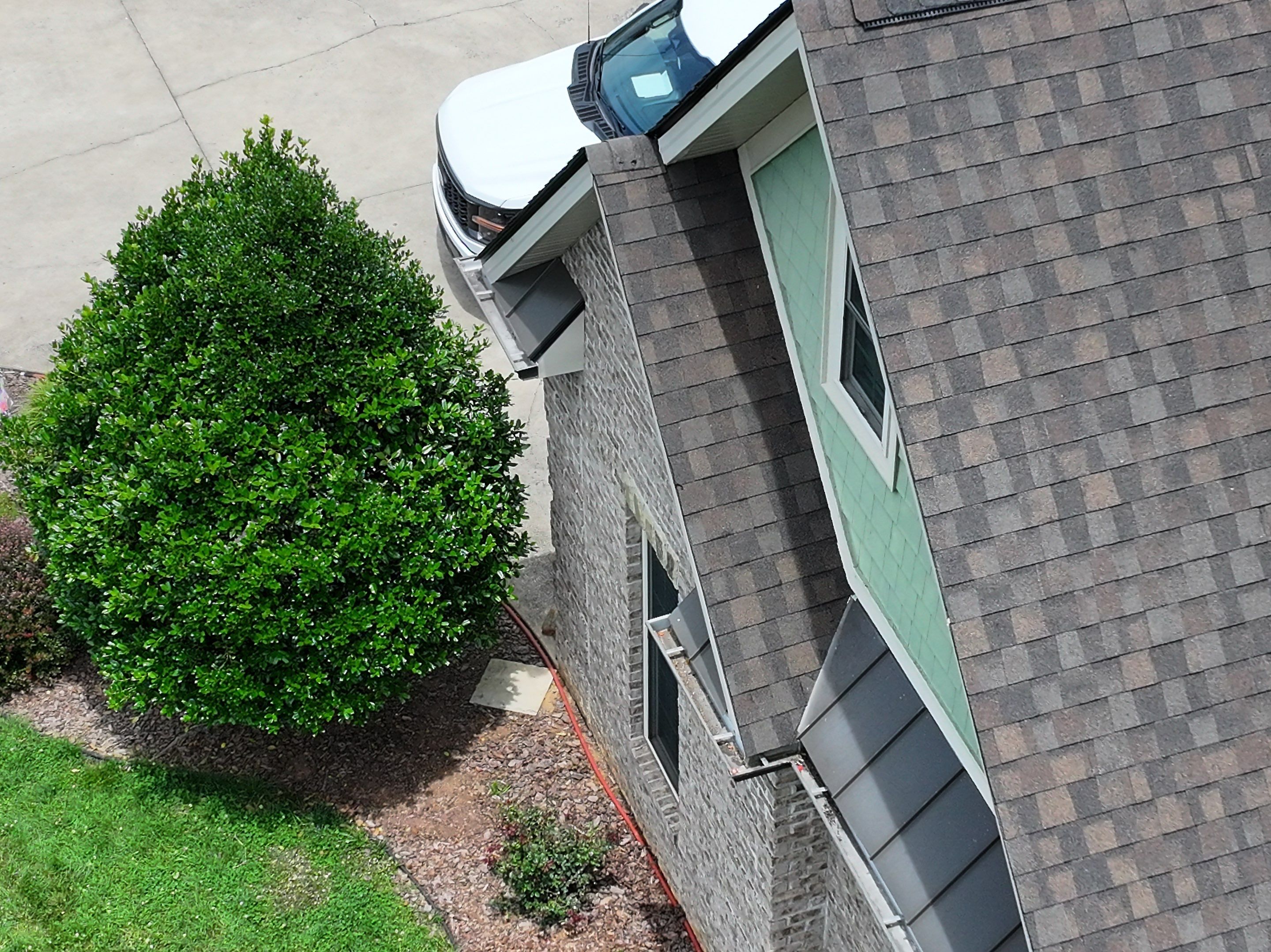Dye Residence by Omnia Roofing