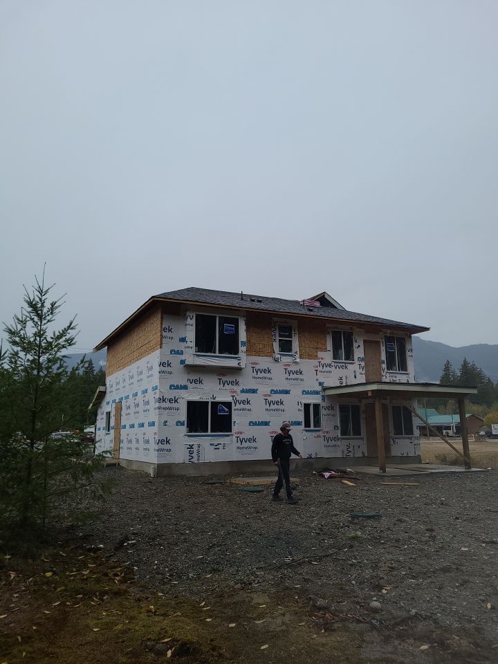 Residential Roofing Installation using OC Oakridge shingles by Top Notch Roofing Inc