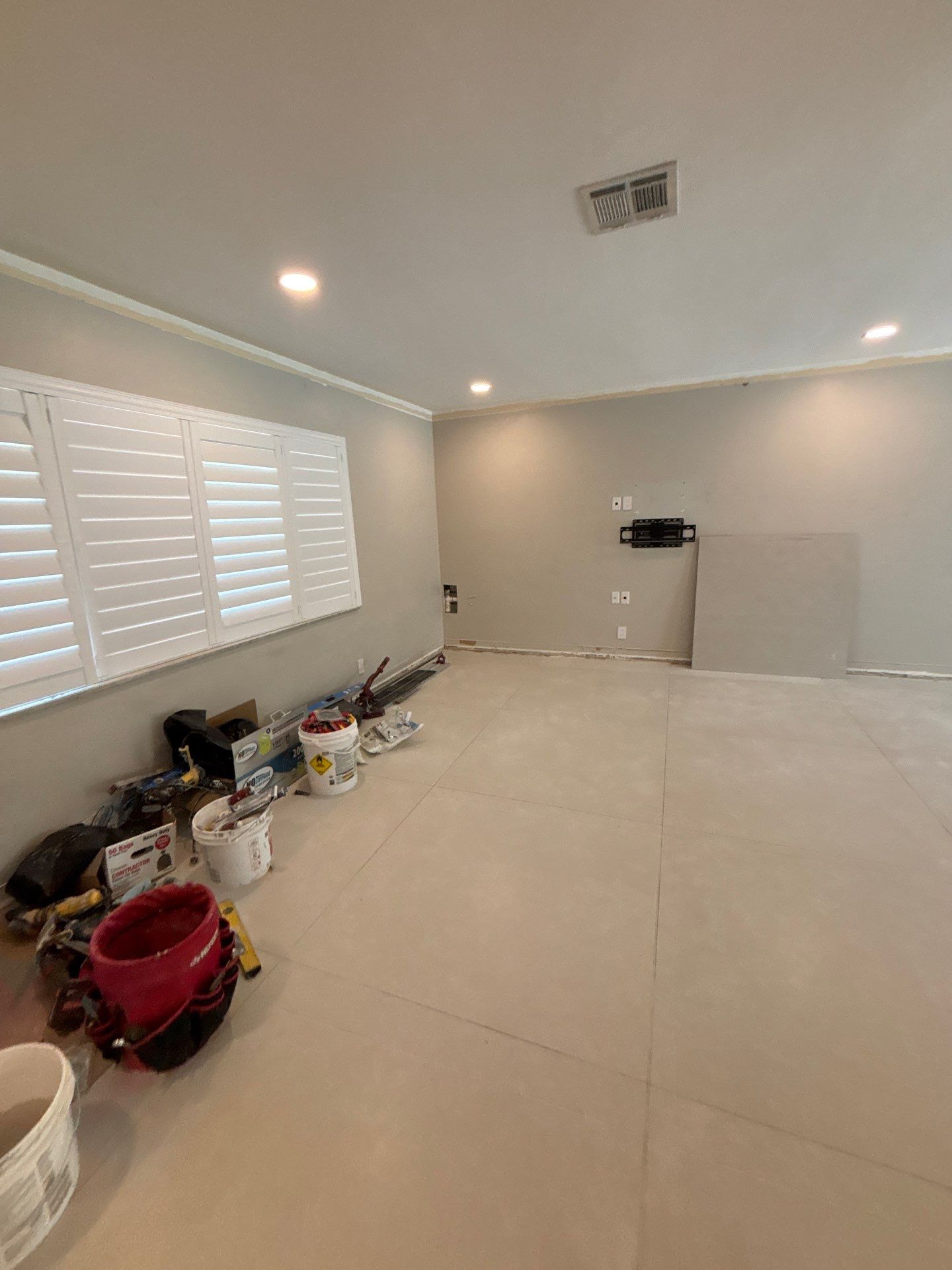 48x48 Flooring - East Boca Raton by Hevi Tile