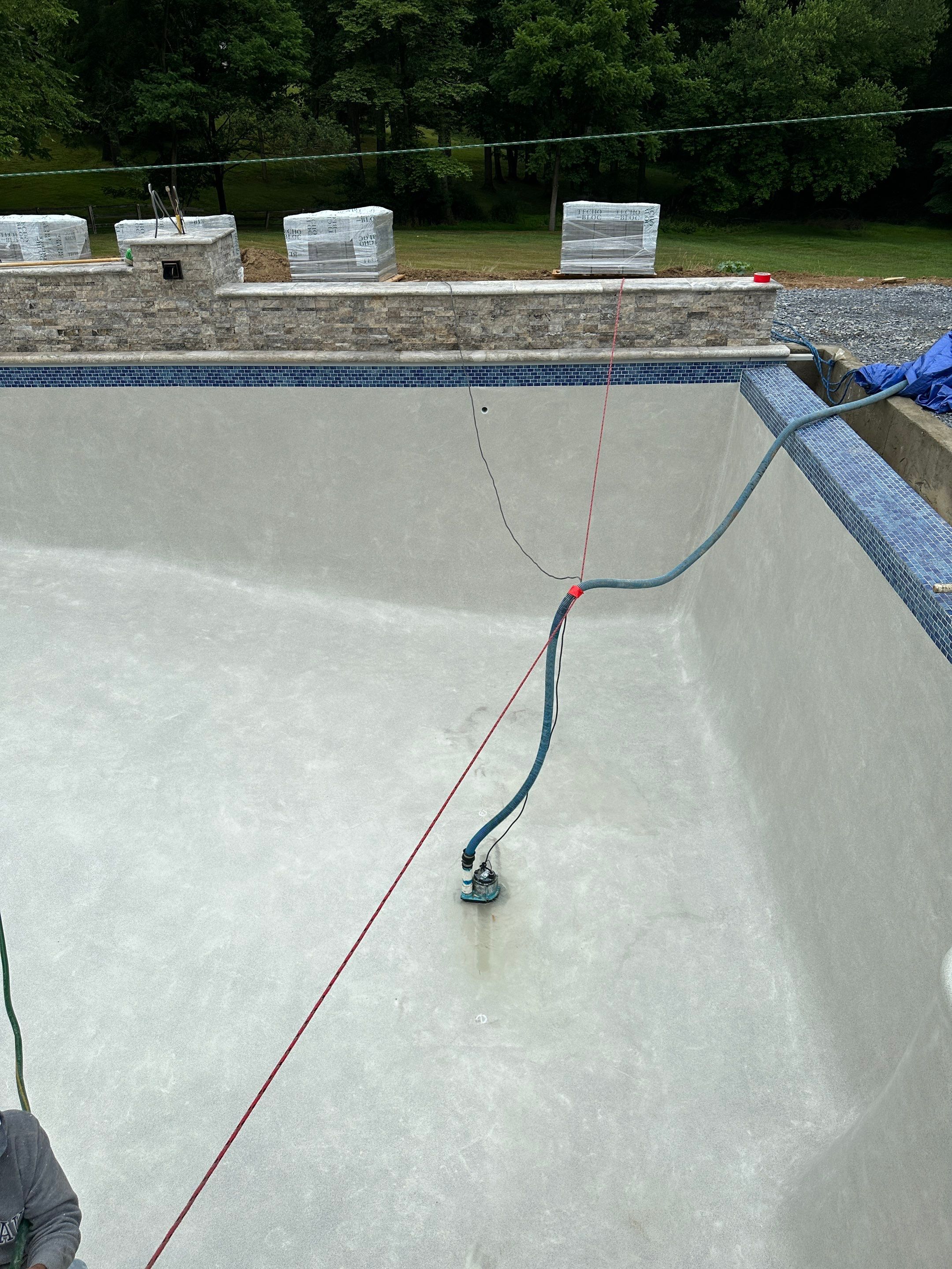 Gunite Pool w/ Spa and Water Features  by Elysium Pools