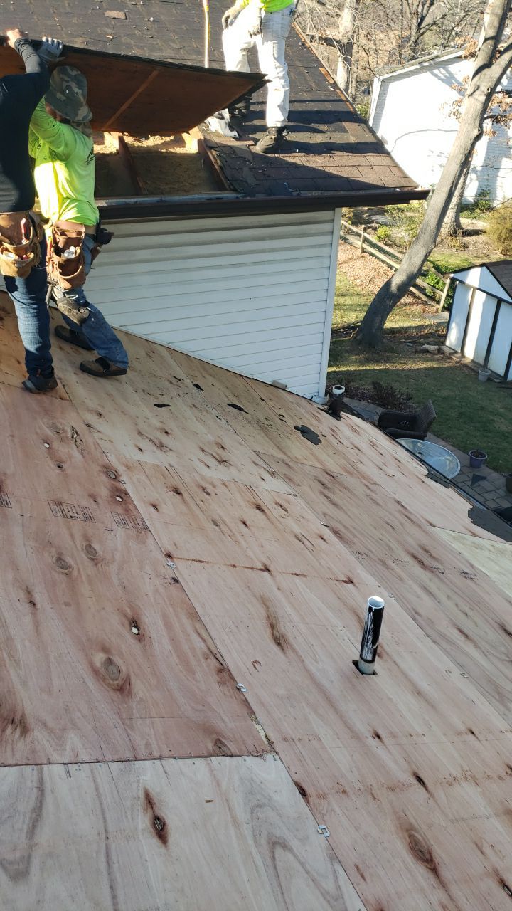 Springfield: CertainTeed Landmark Designer Shingles in Burnt Sienna by RM Banning, Inc.