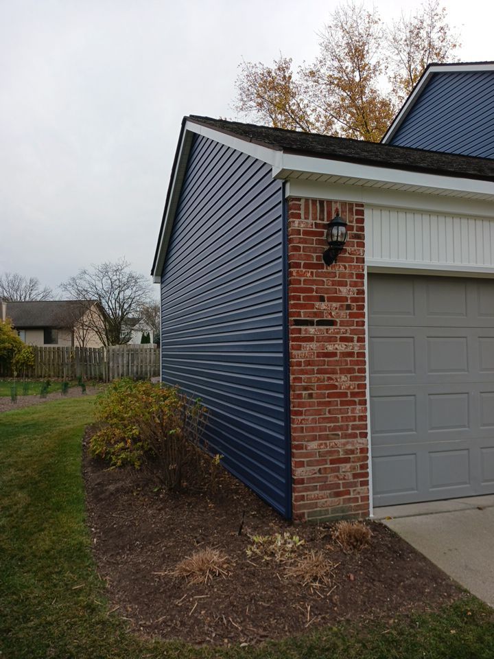 Siding Replacement using CertainTeed Restoration Classis D4 by 180 Contractors