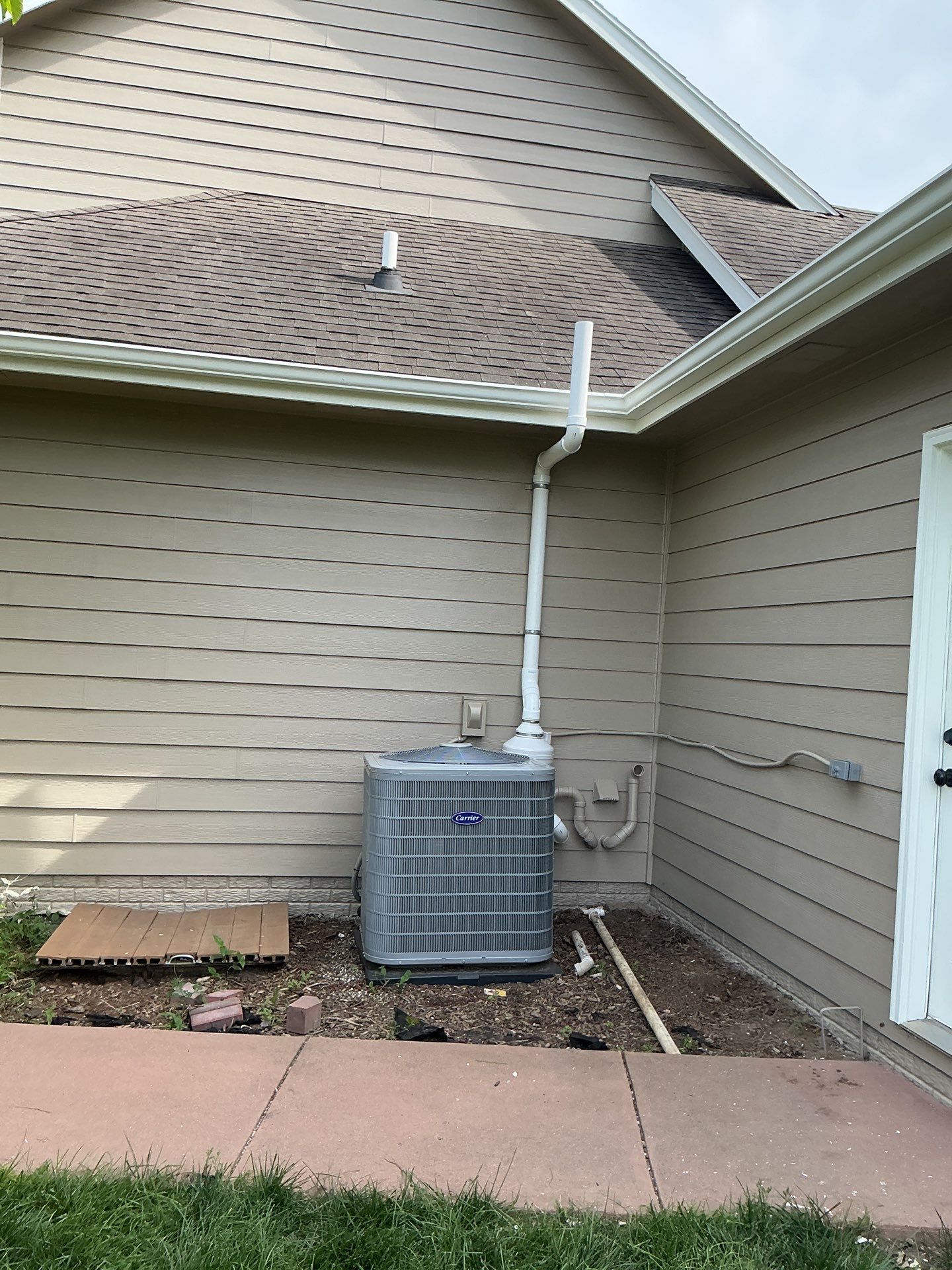 Residential Exterior Repaint  by Midwest Paint LLC