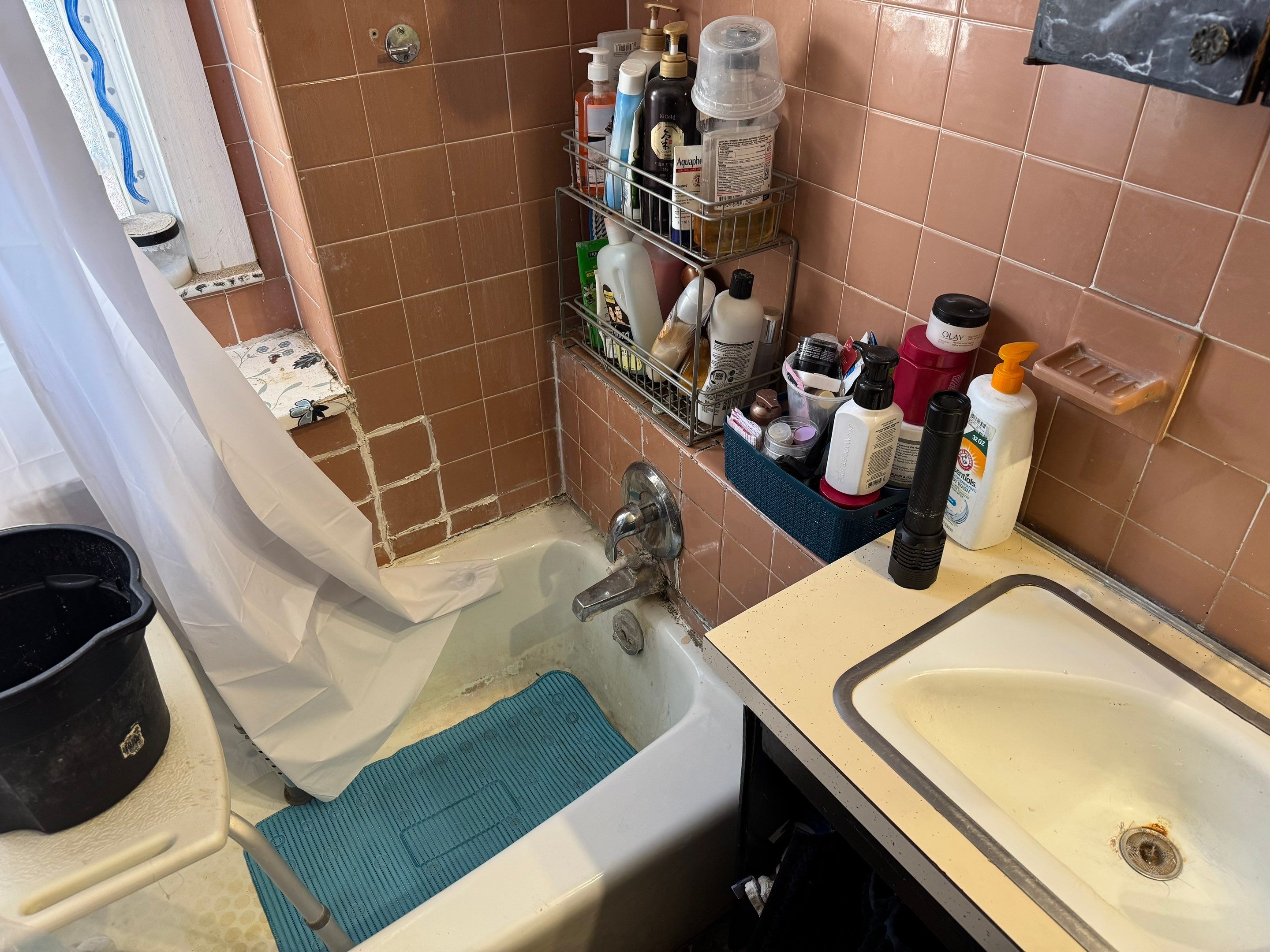 Allentown - Tub to shower conversion by Fix Core LLC