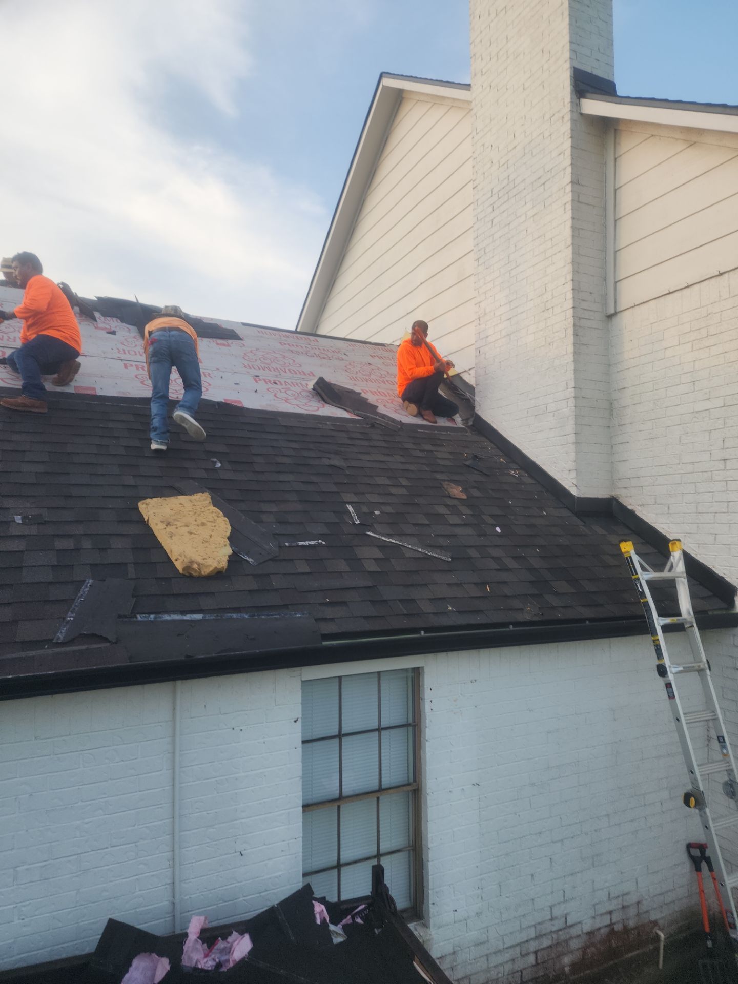Residential Roofing Installation using Owen's Corning Duration (Lifetime) Shingles by Roof Repair Company