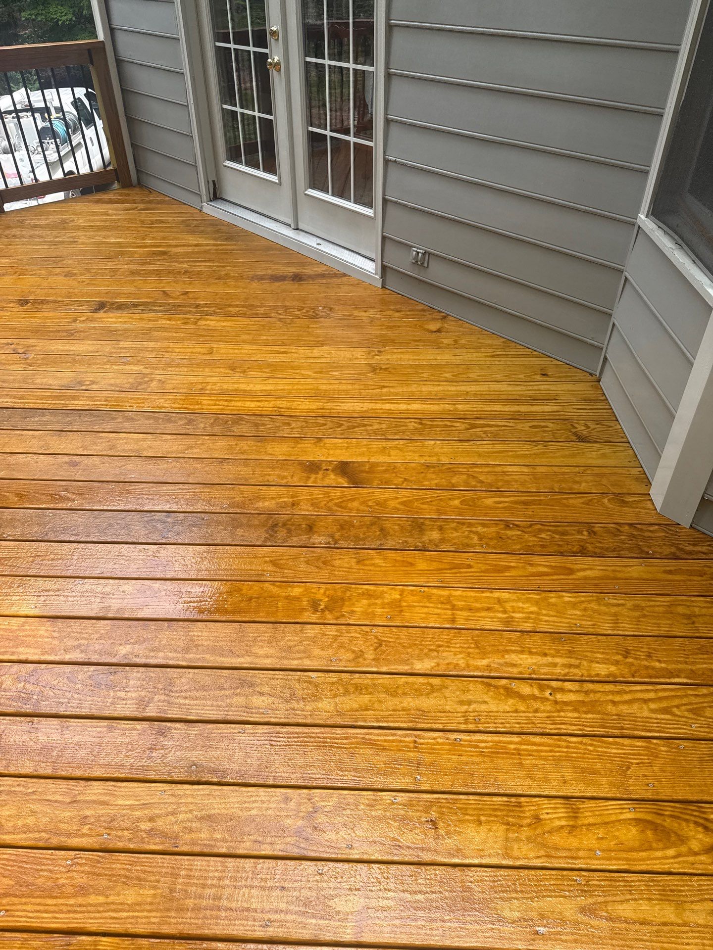 Wood Deck using Wood Sealant by DuraSeal