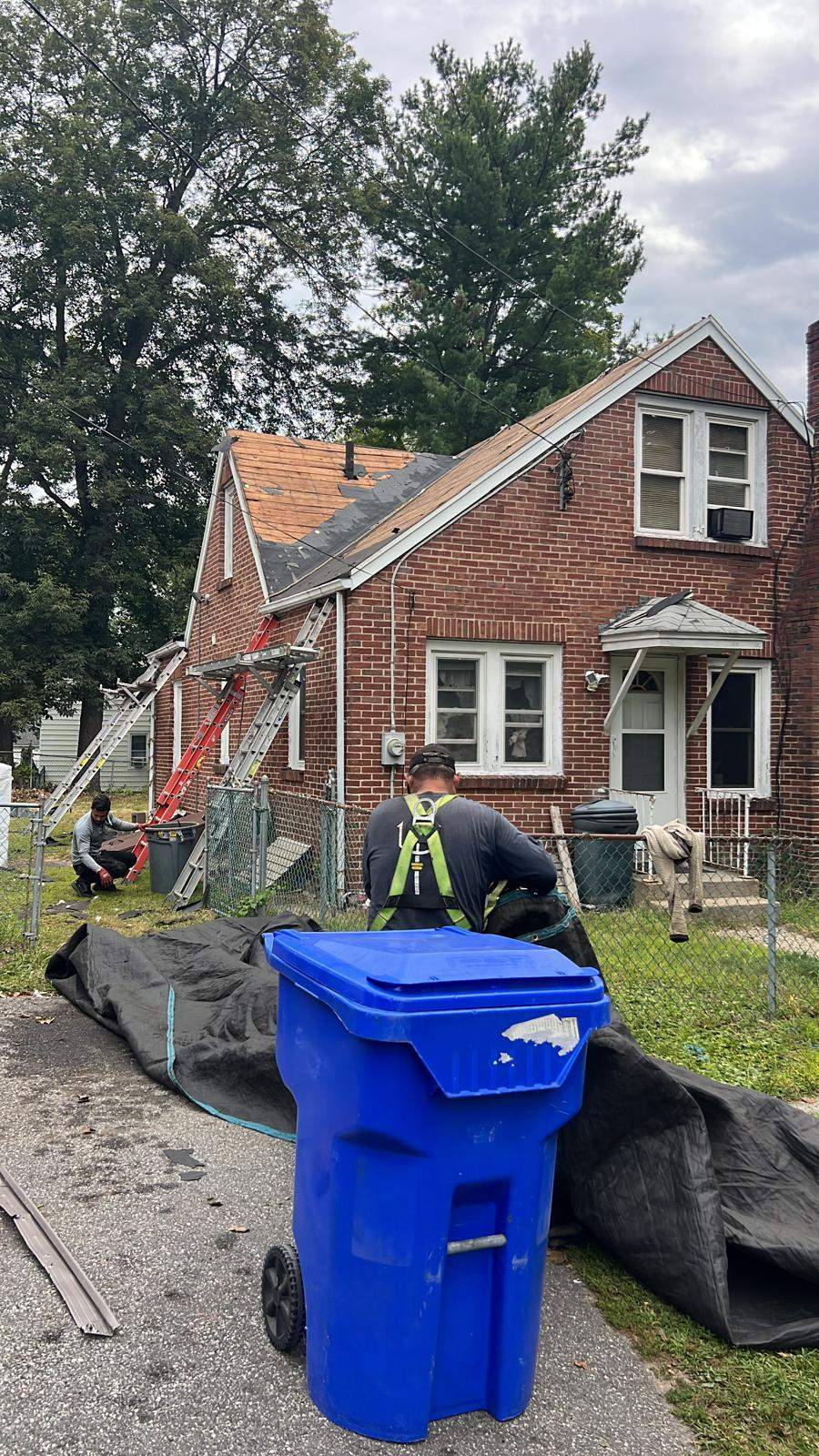 Full Roof Replacement – Owens Corning Duration, Onyx Black with Ridge Vent Upgrade by JOHNNYS PRO
