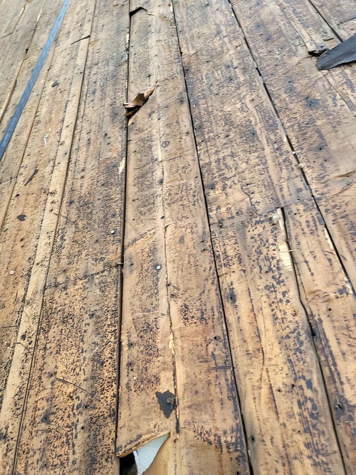 ATLAS PINNACLE COLOR: WEATHERED SHADOW by Eagle Eye Roofing