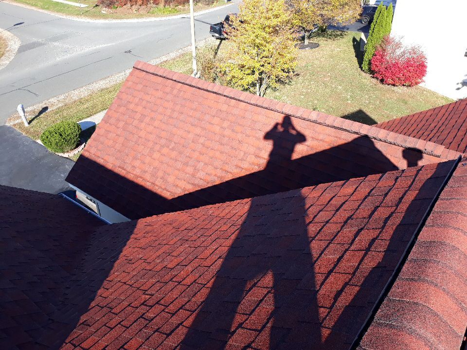 Woodbridge: CertainTeed Landmark Designer Shingles in Cottage Red by RM Banning, Inc.