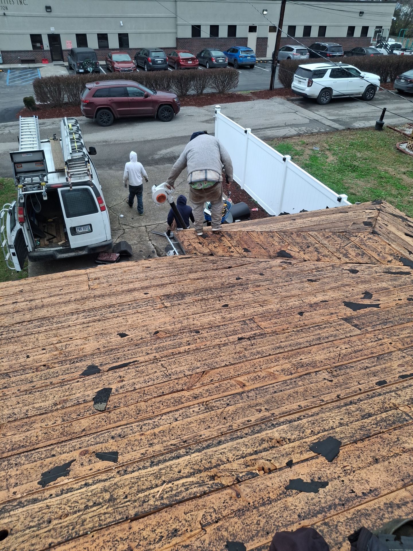 Residential Roofing Installation using GAF TImberline HDZ Hickory by Rainstoppers Roofing