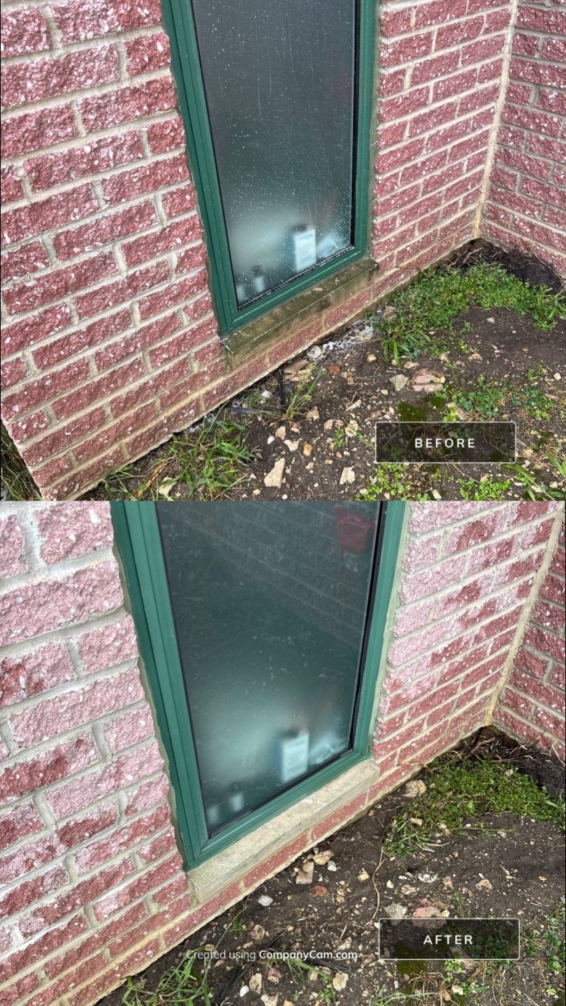 Commercial Exterior Building Wash  by Simmons Power & Soft Washing