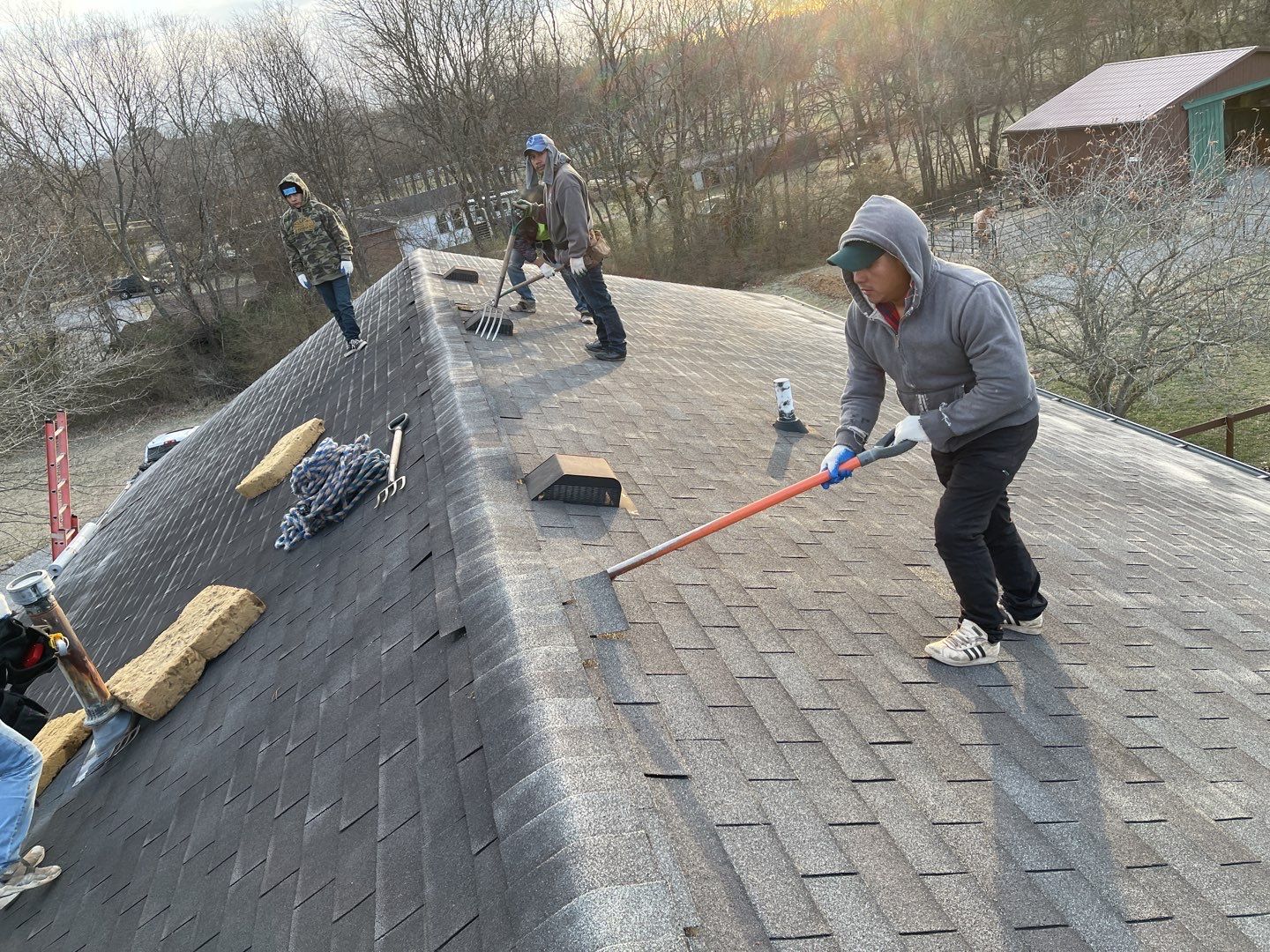 Residential Roofing Installation using Owens Corning Oakridge Roofing System by Undersun Roofing 