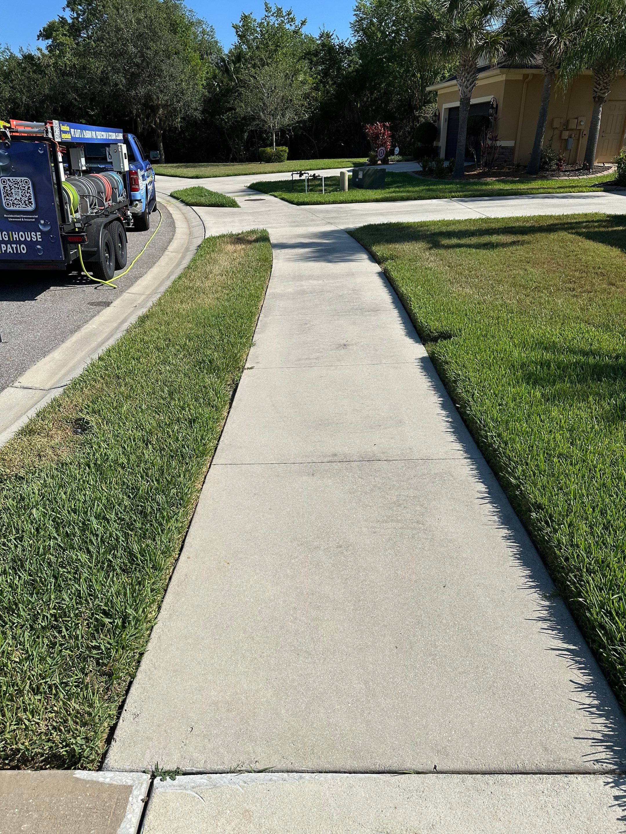 🚗 Concrete Driveway & Sidewalk Cleaning – Old Mill Preserve, Palmetto, FL by Sunshine AquaWash