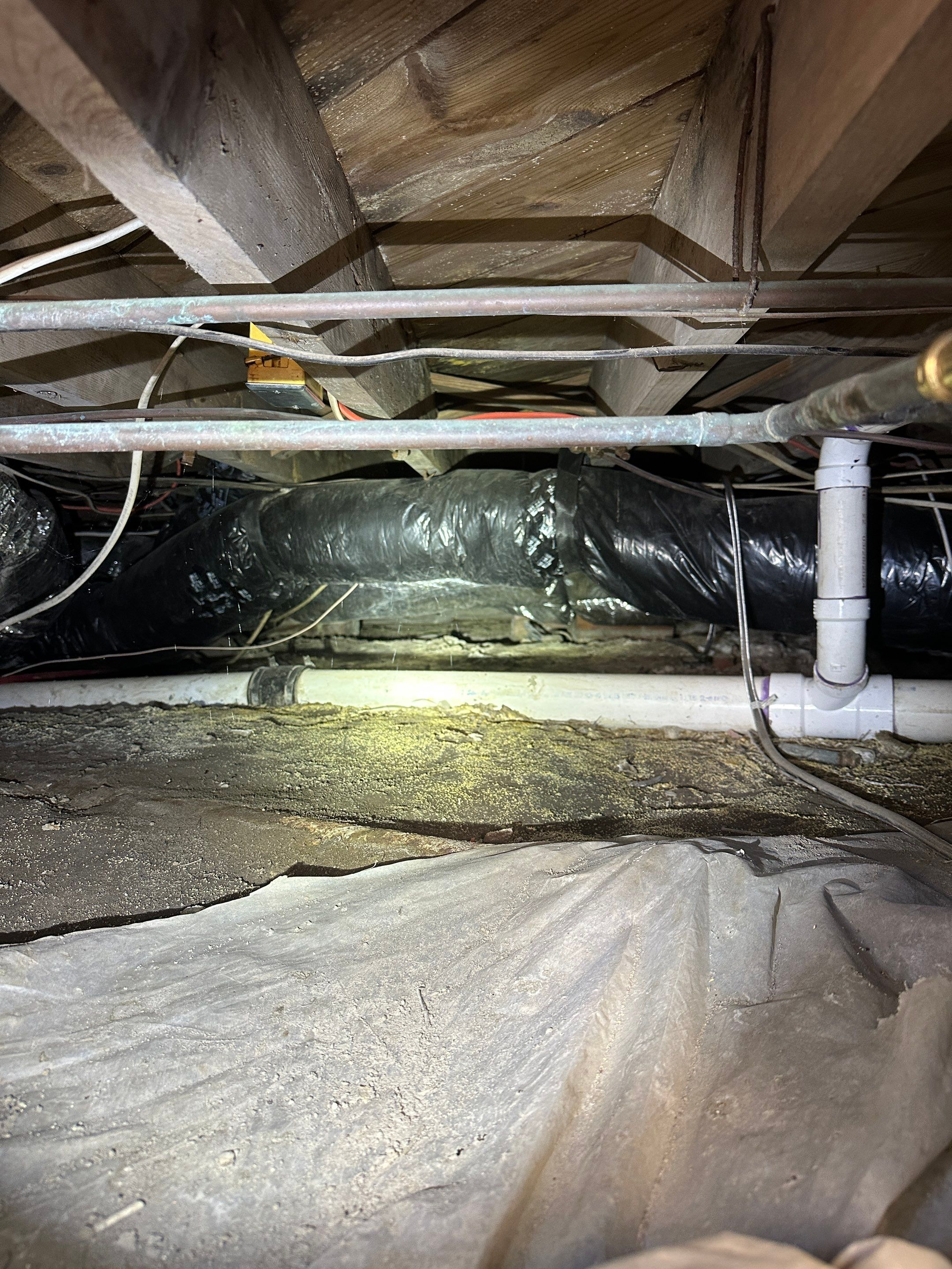 Sealed Crawlspace using Aprilaire E-70 Dehumidifier by Impact Crawlspace