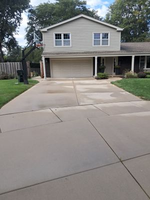 Exterior House Washing, Window Cleaning & Hardscape Maintenance