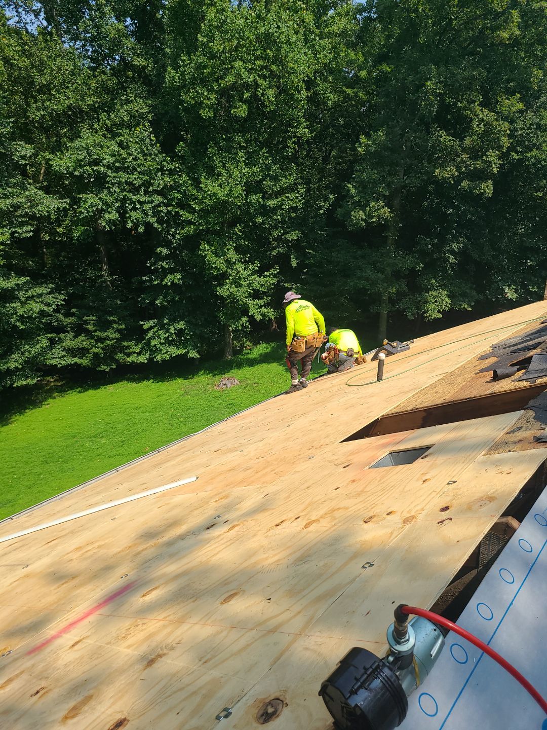 Oakton: Residential Roof Replacement with CertainTeed Landmark Designer Shingles in Pewter by RM Banning, Inc.