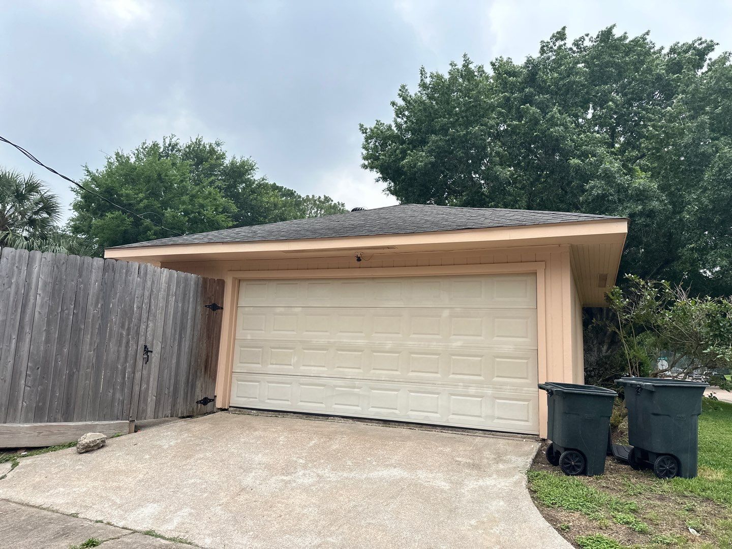 Hail Damage using Owen's Corning Duration (Lifetime) Shingles by Roof Repair Company