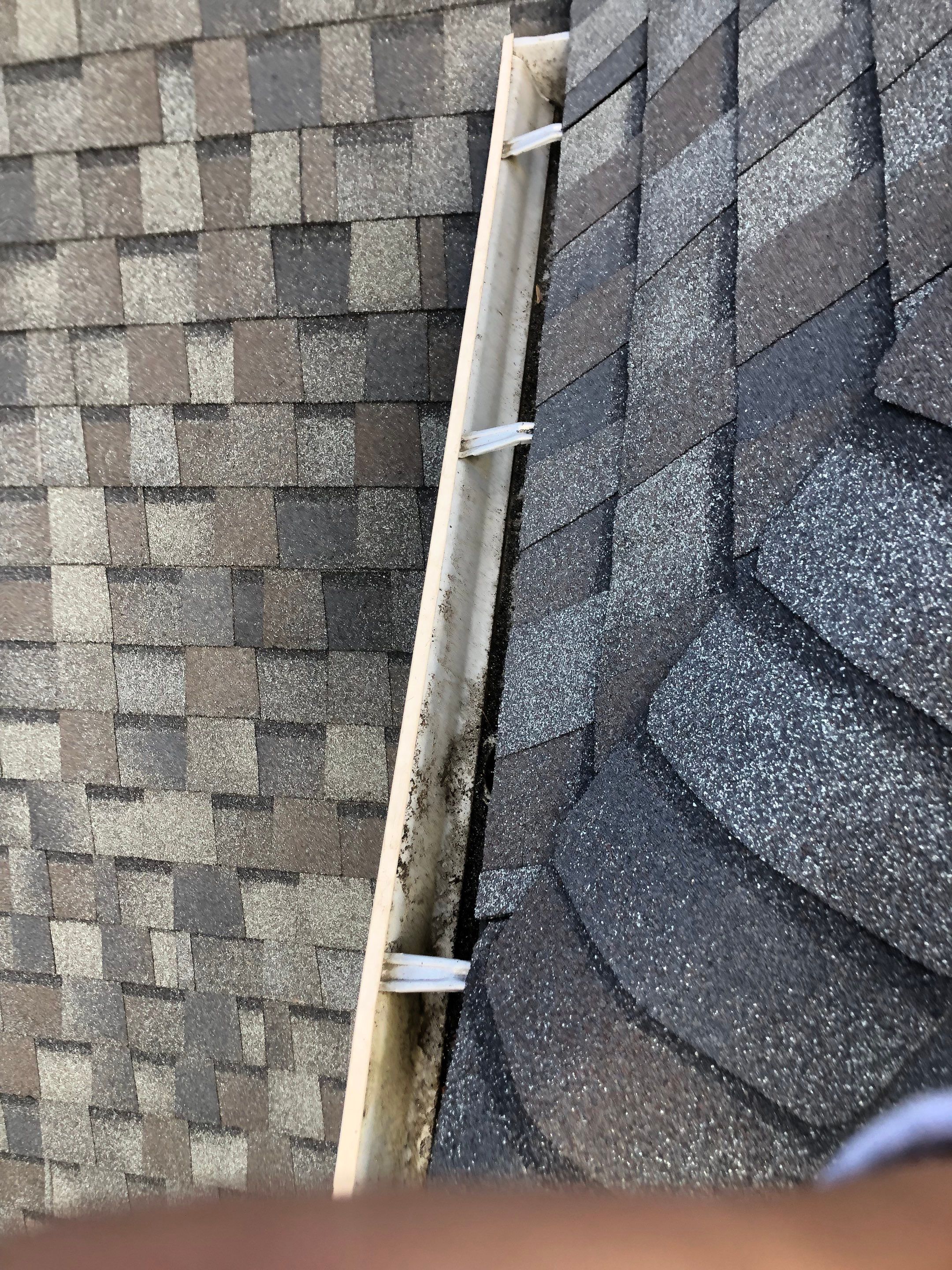 Herndon: CertainTeed Landmark Pro Designer Shingles in Max Def Driftwood by RM Banning, Inc.