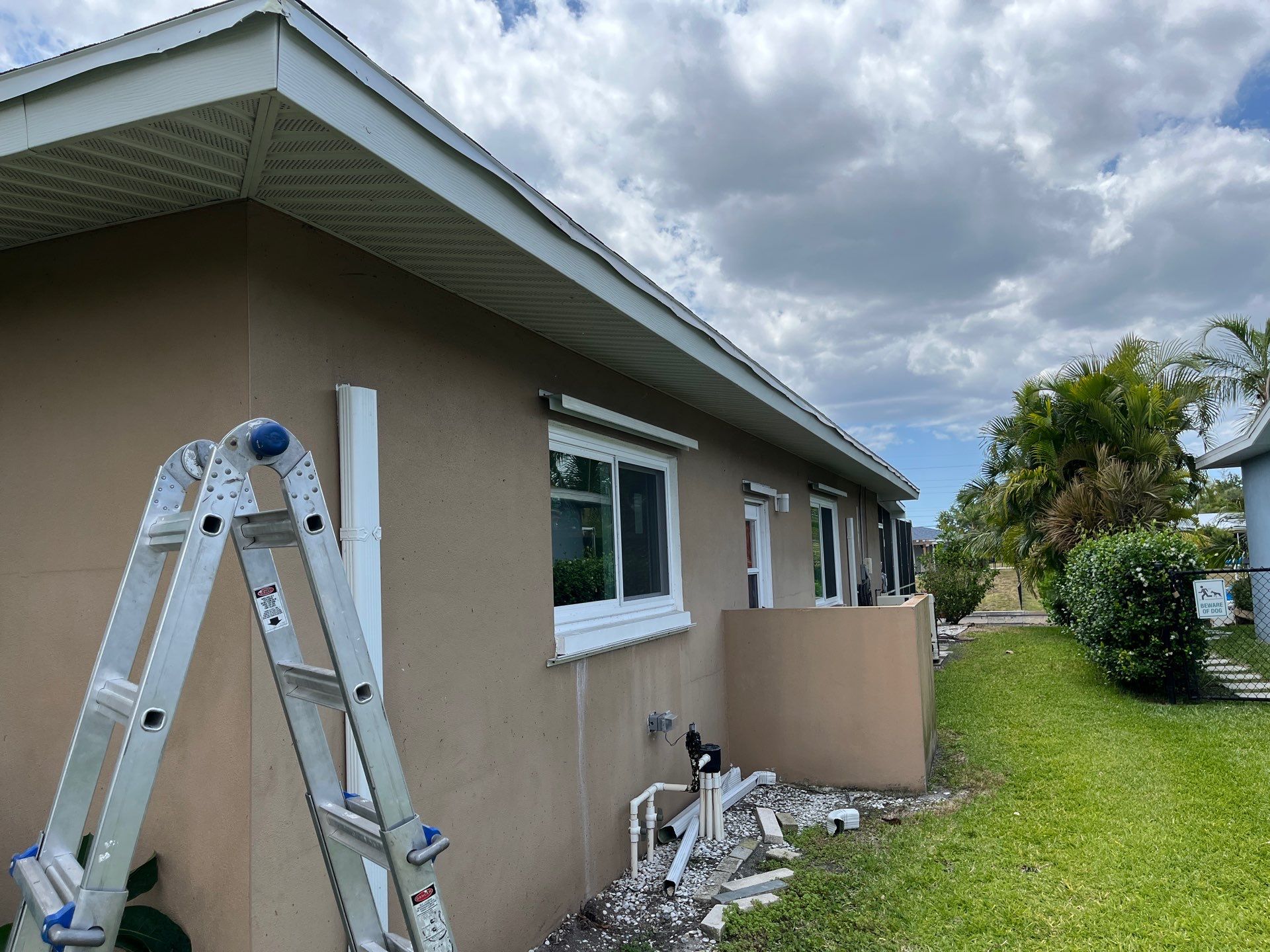 White K Style Seamless Gutters using 6 Inch Seamless Gutters in Cape Coral FL by Gutter Professors