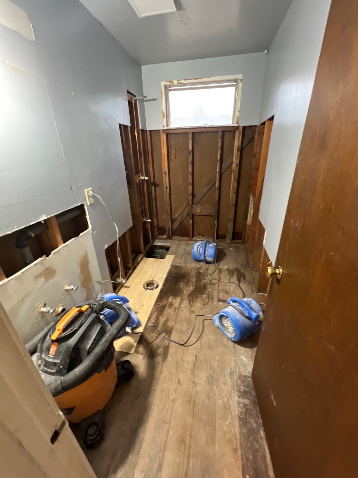 Full Bathroom Renovation by  H4H Remodeling and Repairs Inc.