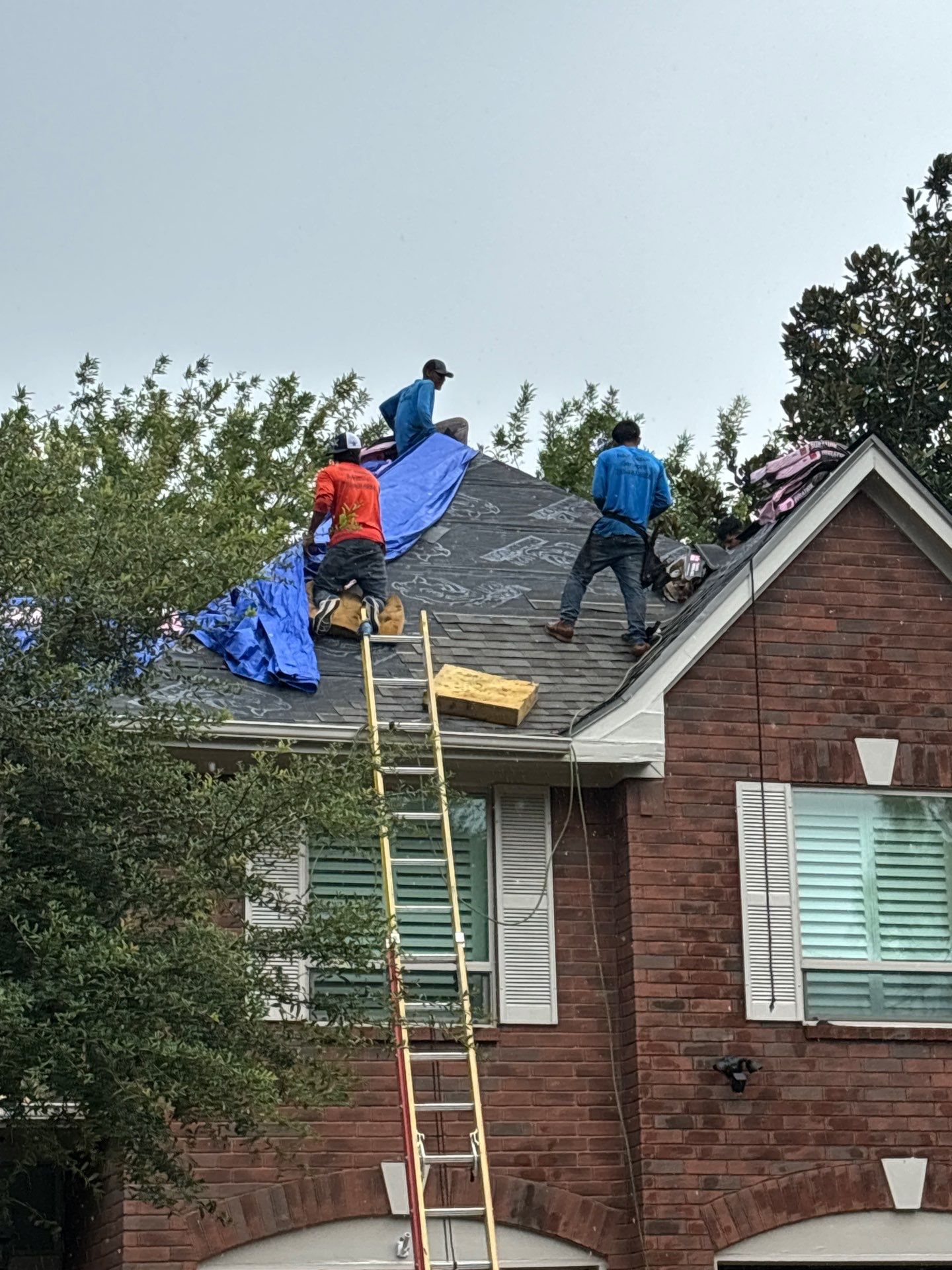 Residential Roofing Installation using Owen's Corning Duration (Lifetime) Shingles by Roof Repair Company