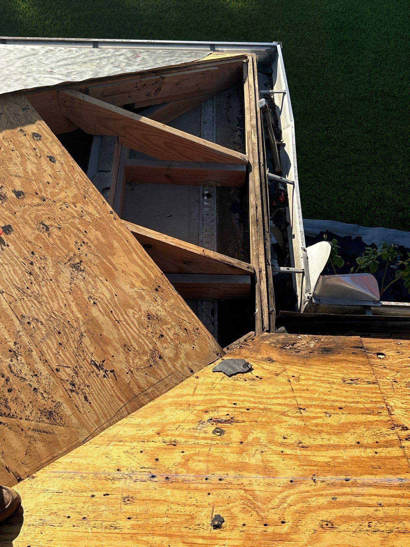 Residential Roofing Installation using Owen's Corning Duration (Lifetime) Shingles by Roof Repair Company
