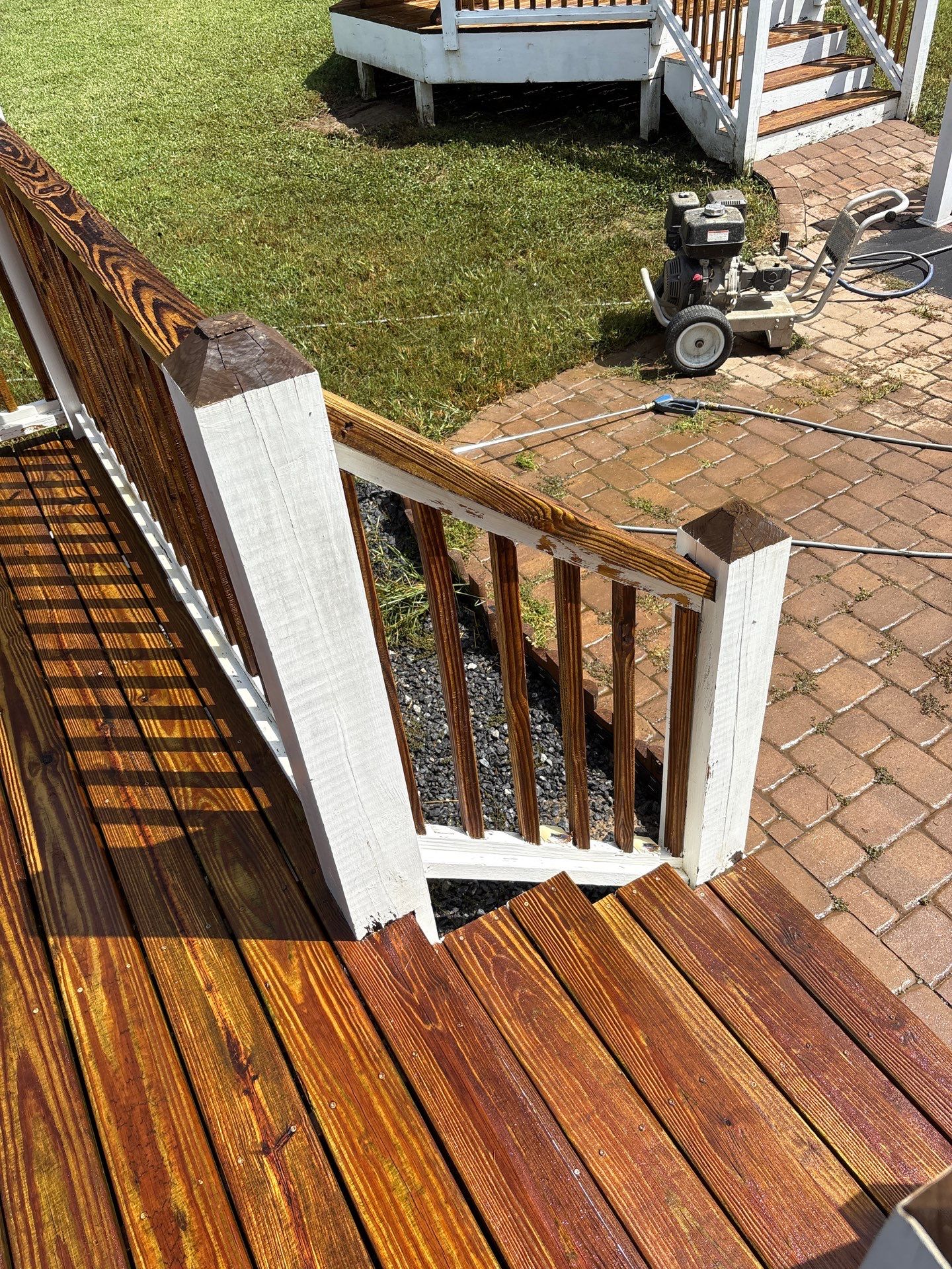 Wood Deck using Wood Sealant by DuraSeal