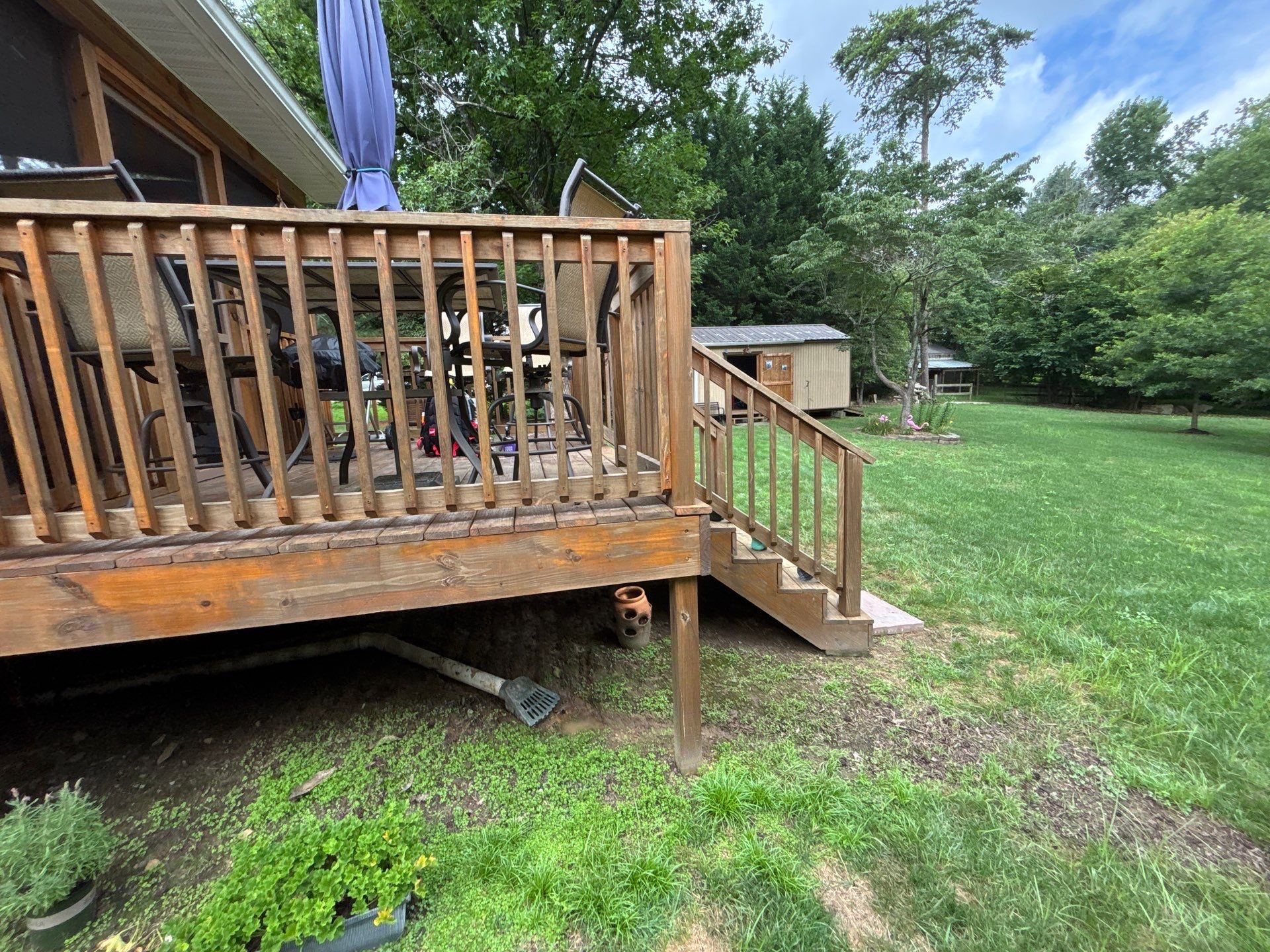 Wood Deck using Wood Sealant by DuraSeal
