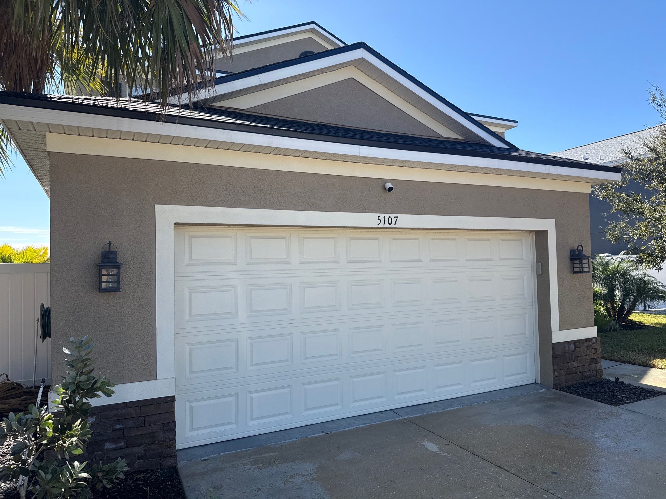 Two-Story House Wash in Crystal Lakes – Palmetto, FL by Sunshine AquaWash