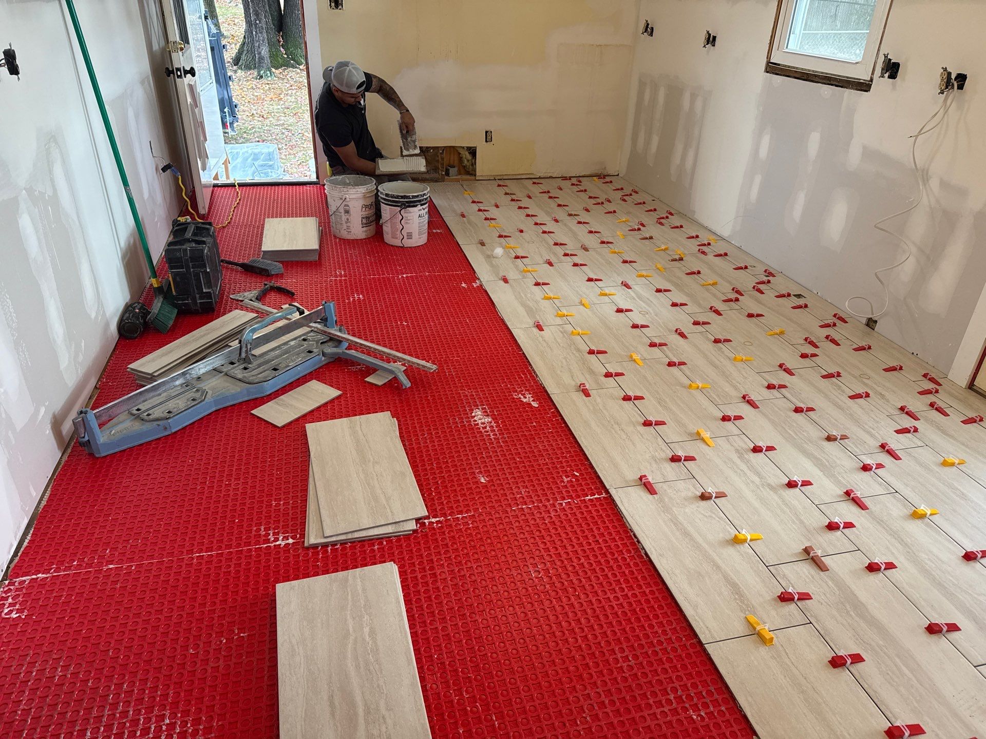 Angeline Kitchen by Integrity Tile and Home LLC