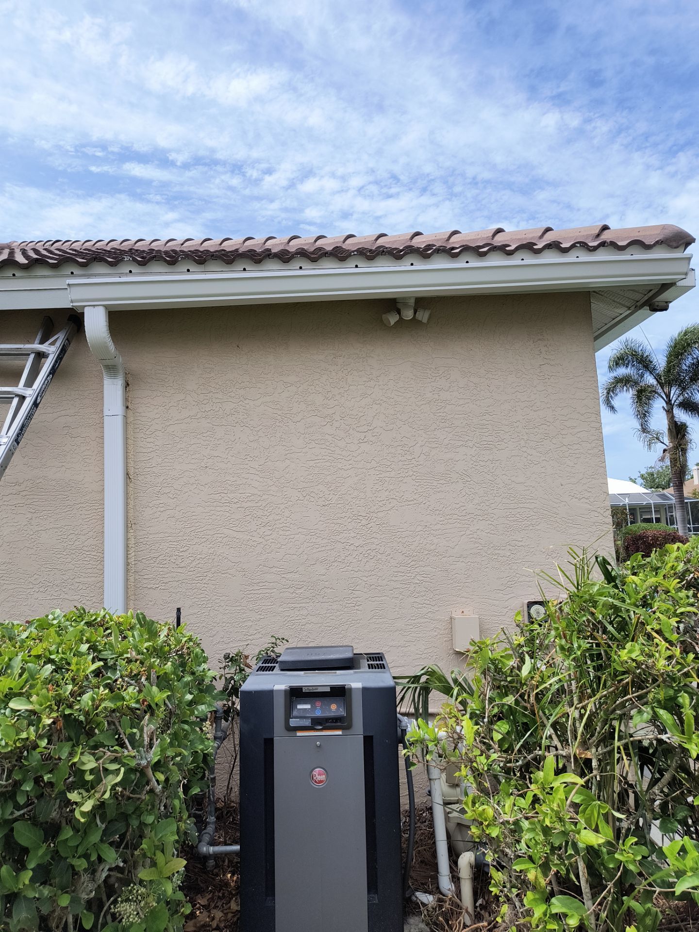 7 inch seamless gutters using K-Style Seamless Gutters in Sarasota FL by Gutter Professors