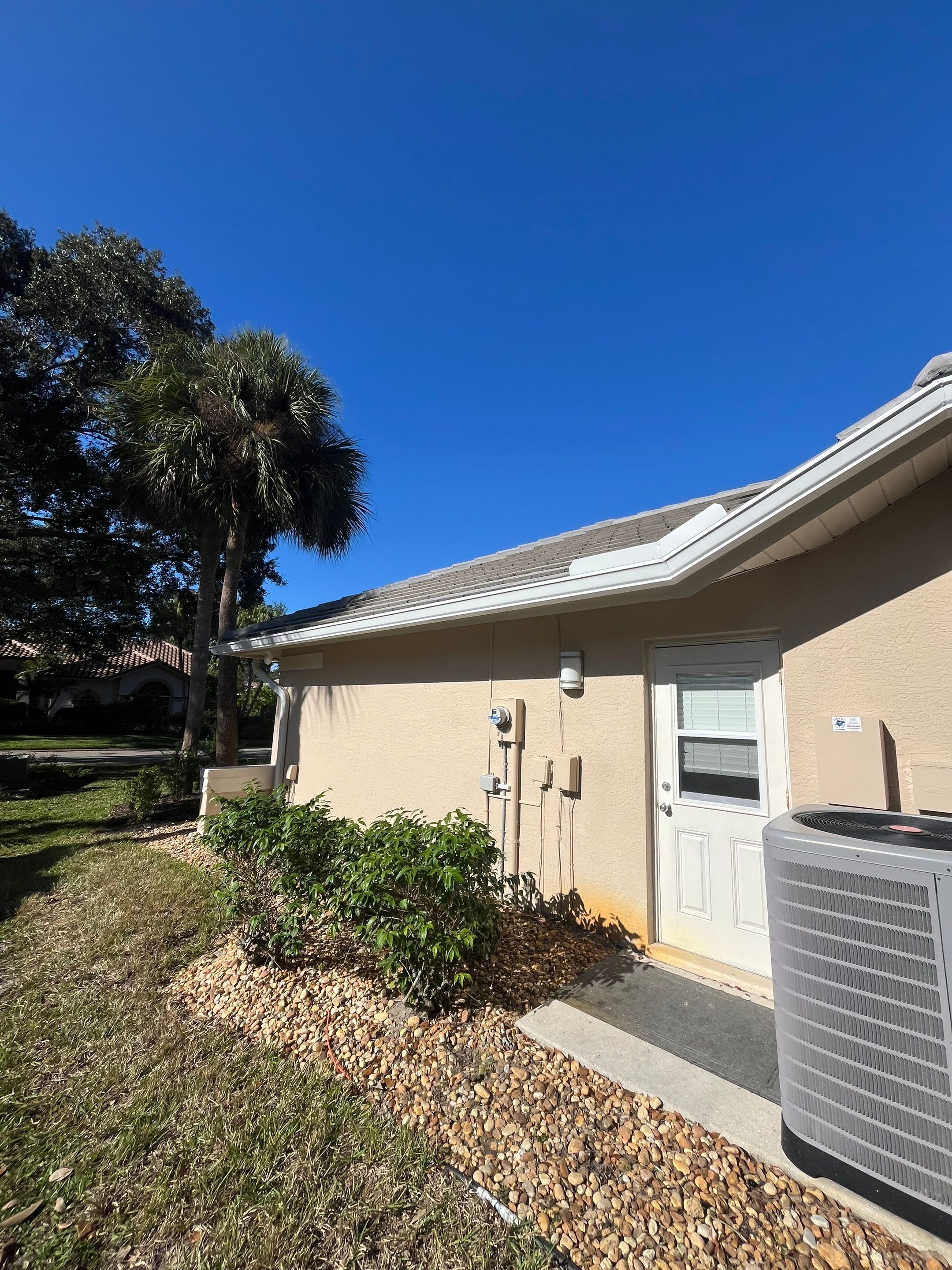 K-Style Seamless Gutter Installation using 6 Inch Seamless Gutters in Bonita Spring FL by Gutter Professors