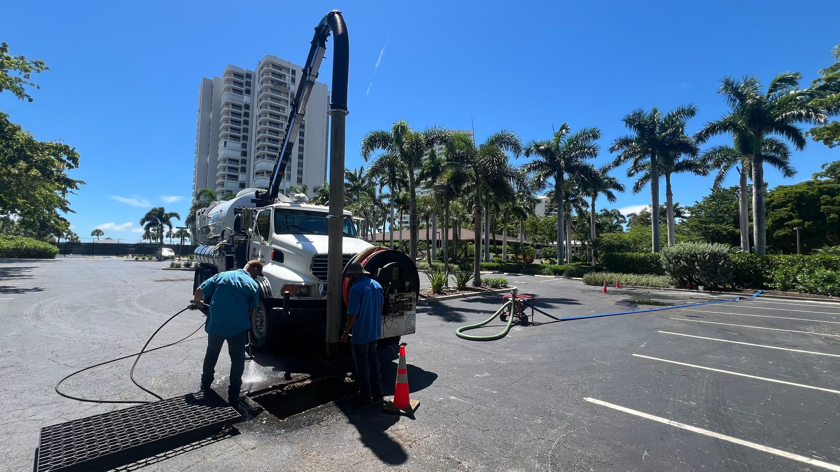 Marco Island Condo Stormwater System Maintenance and Standing Water Removal by APS Power & Water
