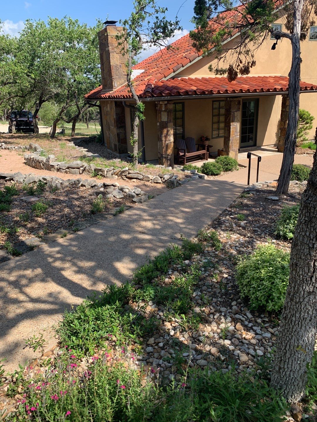 10000 gallons with a view! by Hill Country Rain Water