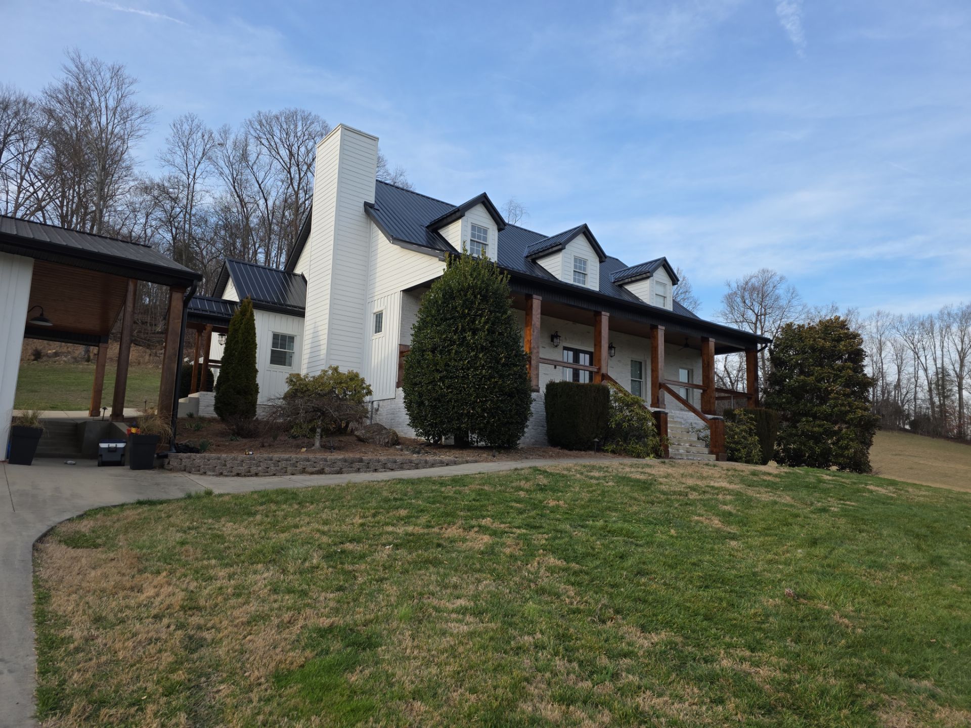 Nunn Residence by Omnia Roofing