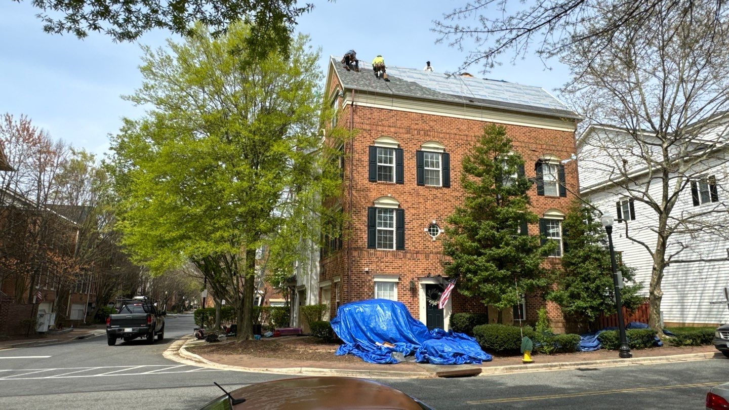 Alexandria: CertainTeed Landmark Pro Designer Shingles in Max Def Georgetown Gray by RM Banning, Inc.