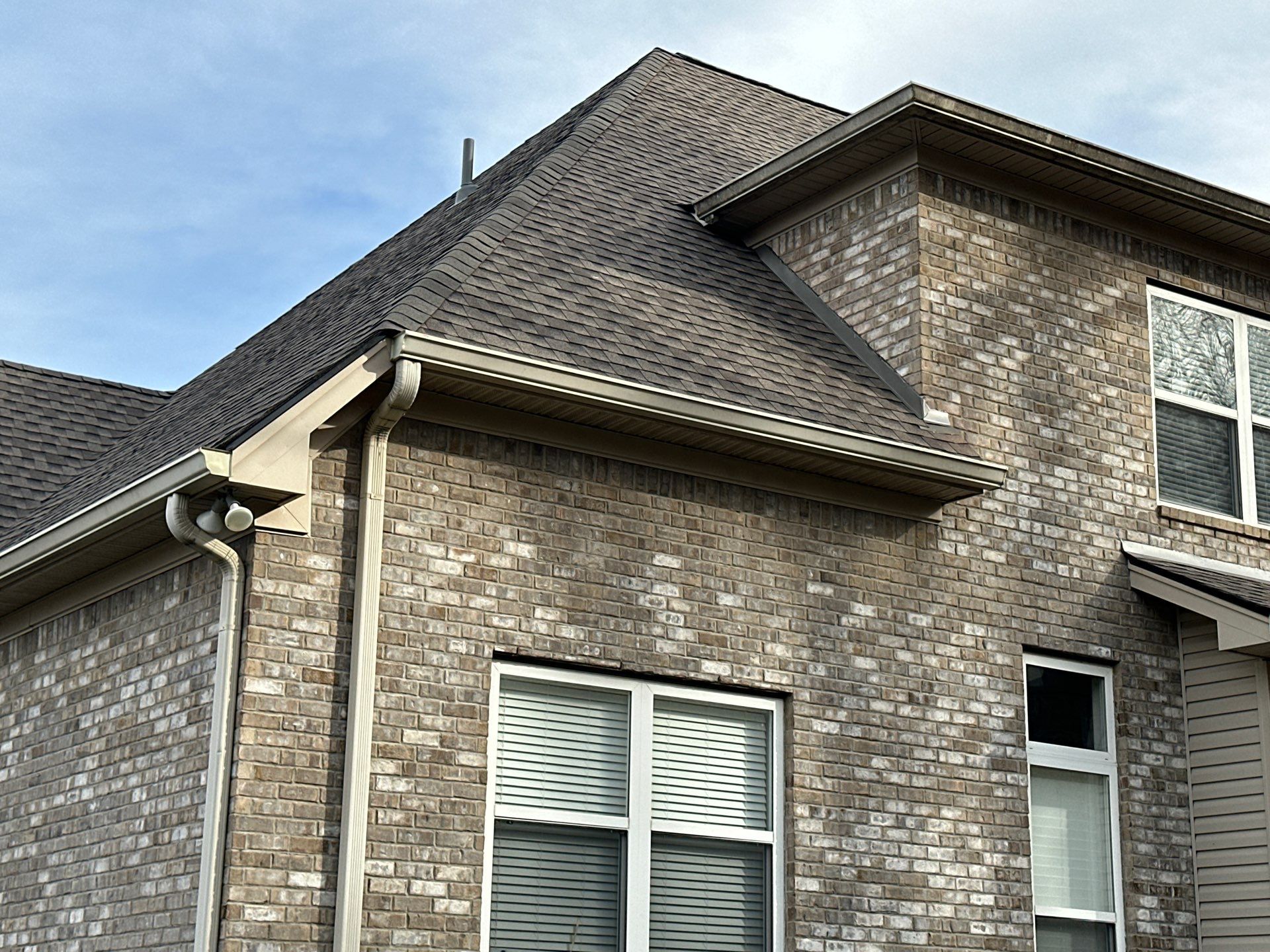 Residential Roofing Installation using Gaf Timberline HDZ Weathered Wood by Undersun Roofing 