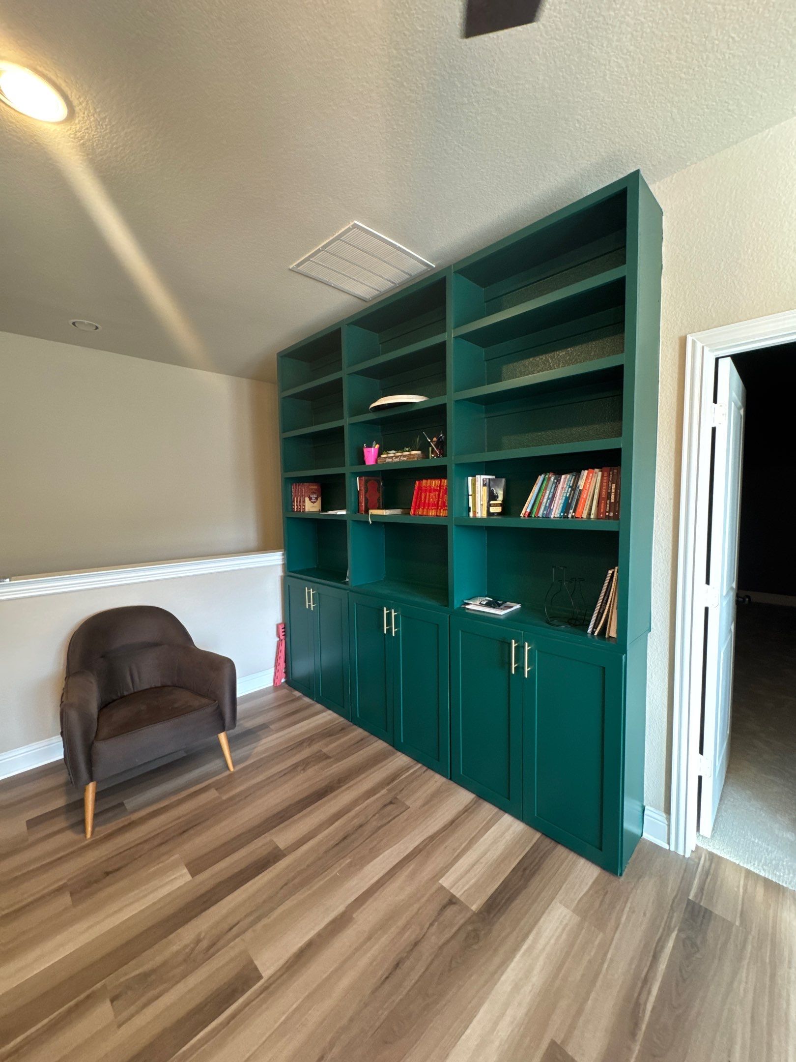 Total Home Refinement: High-Gloss Garage & Custom Interior Storage by Tibi Soli LLC